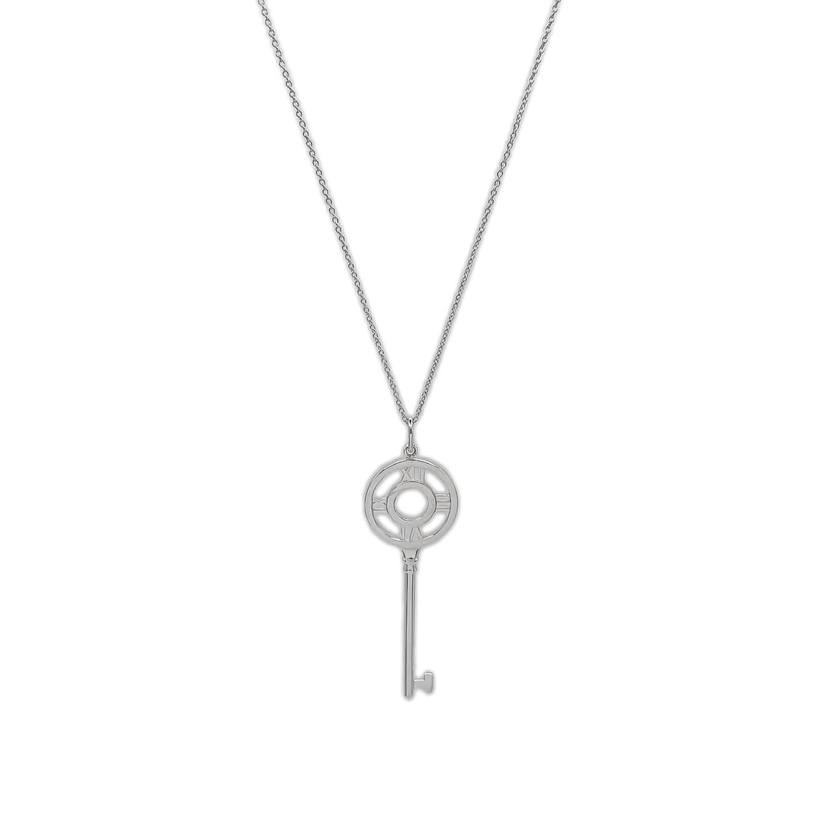Women's silver Sv925 necklace Tiffany: Women's silver Sv925 necklace Tiffany Silver Sv925 necklace with a Tiffany pendant, featuring a silver 925 material and a circumference of 46 cm. The Atlas Necklace boasts a striking design with a