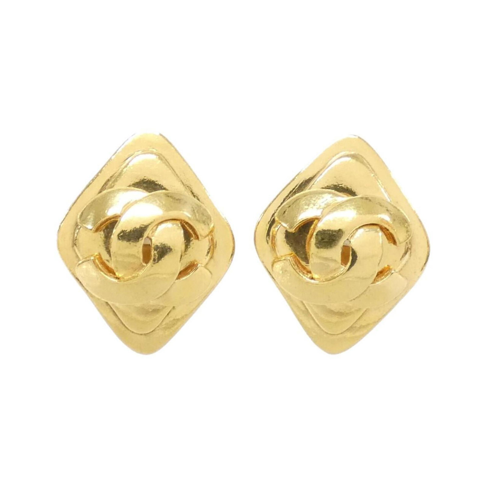 Clip earrings by Chanel: Clip earrings by Chanel Gold clip earrings by Chanel, measuring 28.00mm x 22.00mm in size. The sleek design and gold finish make these a stylish addition to any outfit. A classic accessory from the