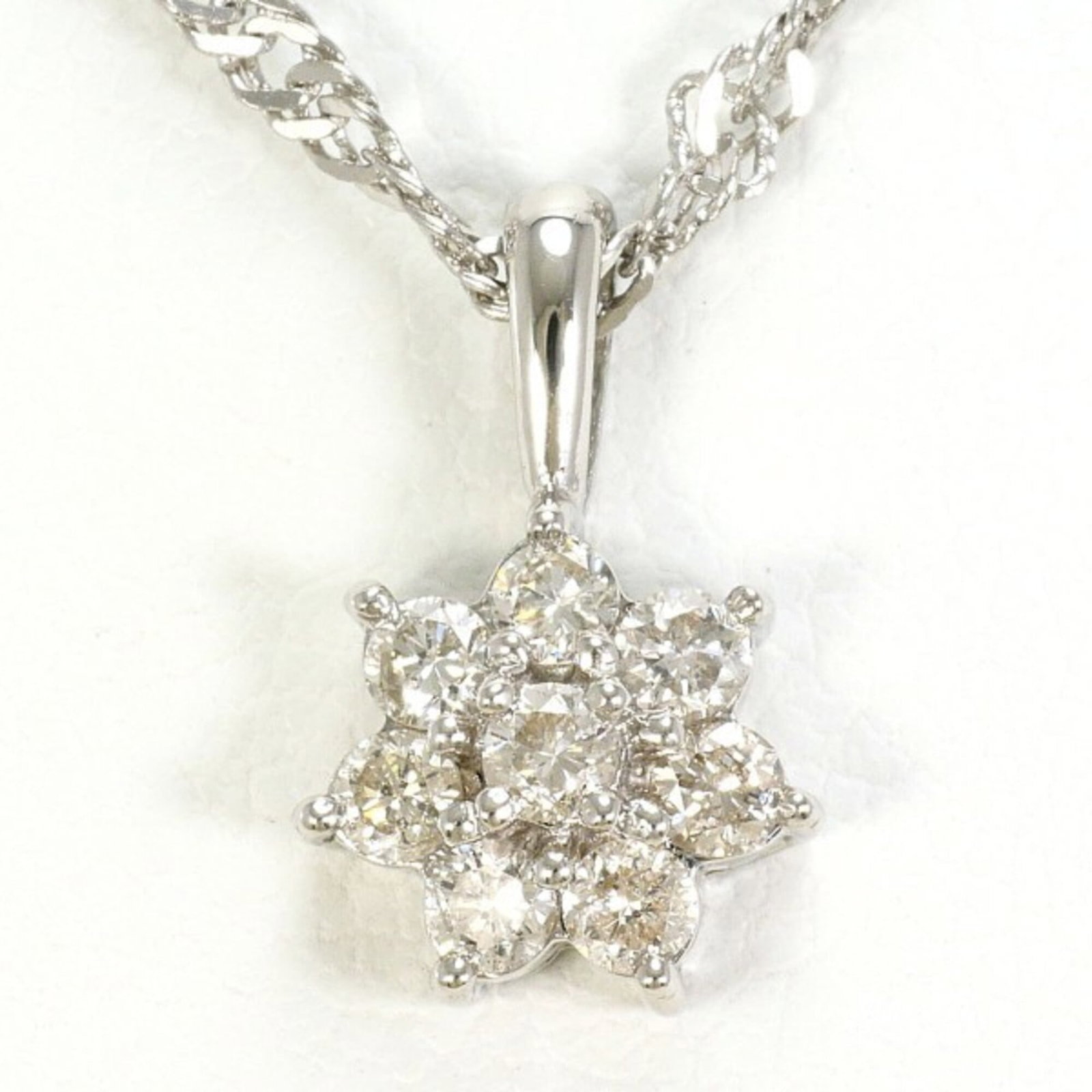 Pt900 Platinum Pt850 Necklace With Diamonds Total Weight Approx. 3.9G 40Cm Jewelry Like New: Pt900 Platinum Pt850 Necklace With Diamonds Total Weight Approx. 3.9G 40Cm Jewelry Like New Platinum Pt900 Necklace With Diamonds Total Weight Approx. 3.9G 40Cm Jewelry Like New features a total weigh