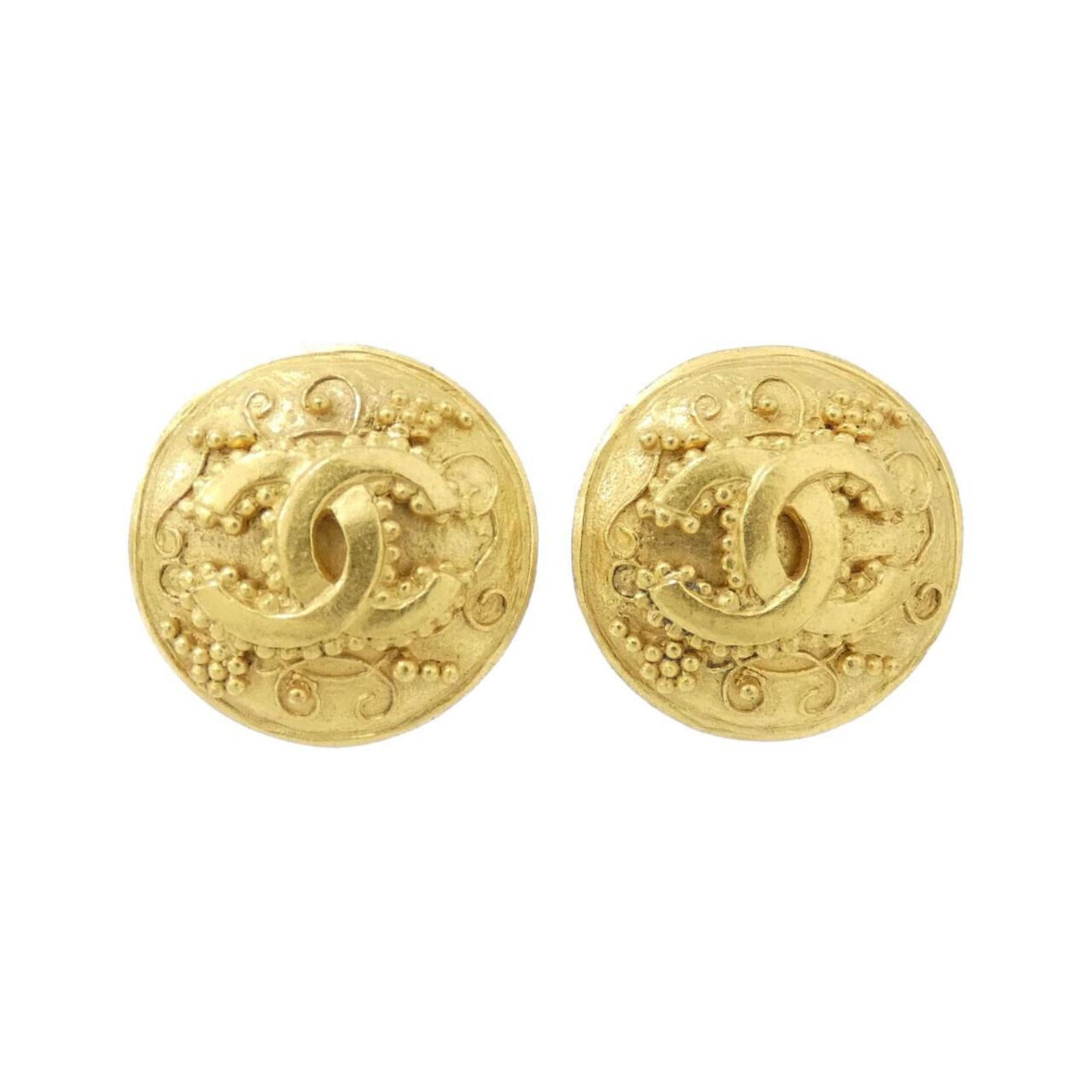 Clip earrings by Chanel: Clip earrings by Chanel Clip earrings by Chanel, featuring a sleek gold design with precise measurements of 26.00mm x 26.00mm / 1.02'' x 1.02''. Made from high-quality materials, these clip earrings