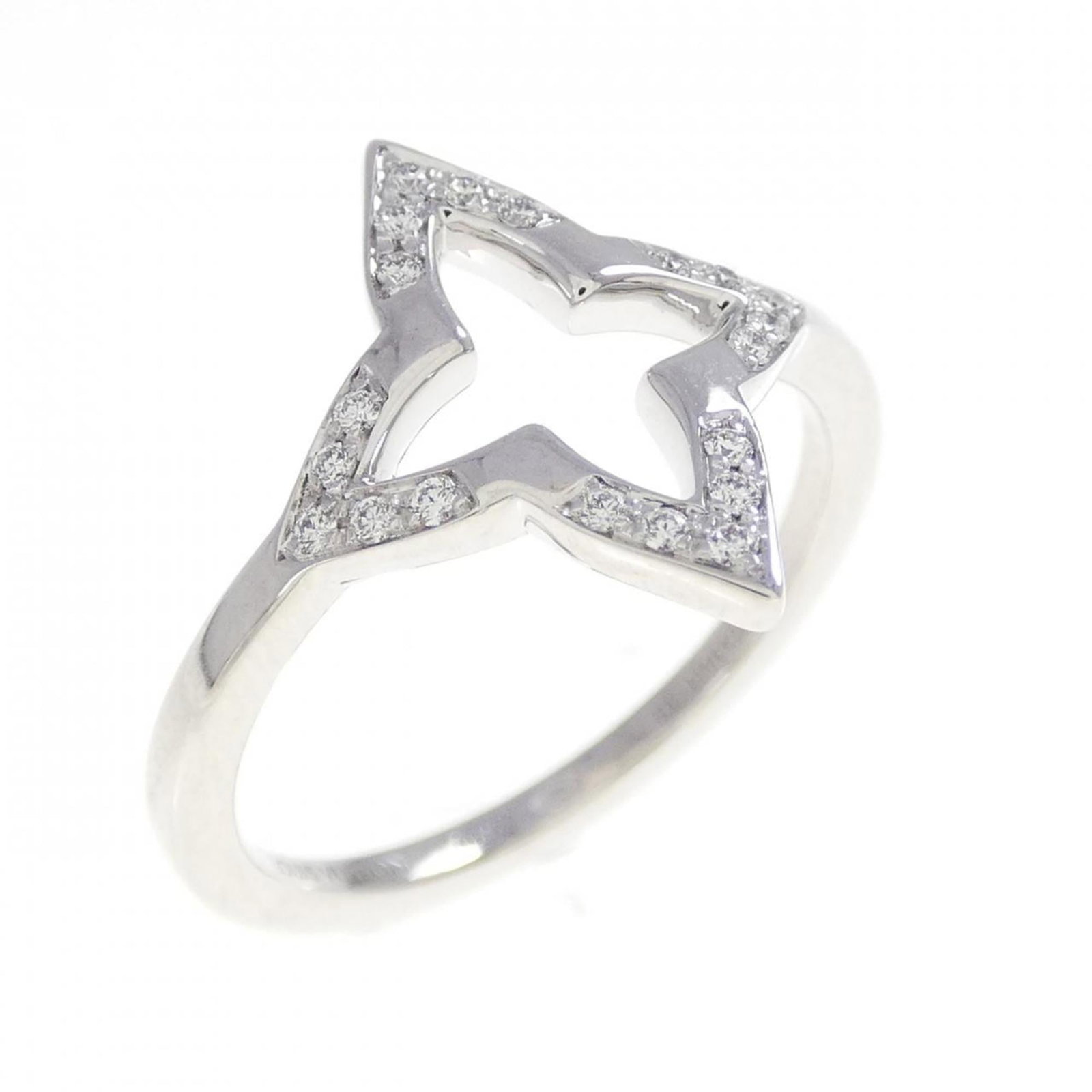 White Gold 18K Louis Vuitton Band Ring: White Gold 18K Louis Vuitton Band Ring White Gold 18K Louis Vuitton Band Ring features an elegant band design made from high-quality white gold (18K). The ring's classic style and timeless appeal
