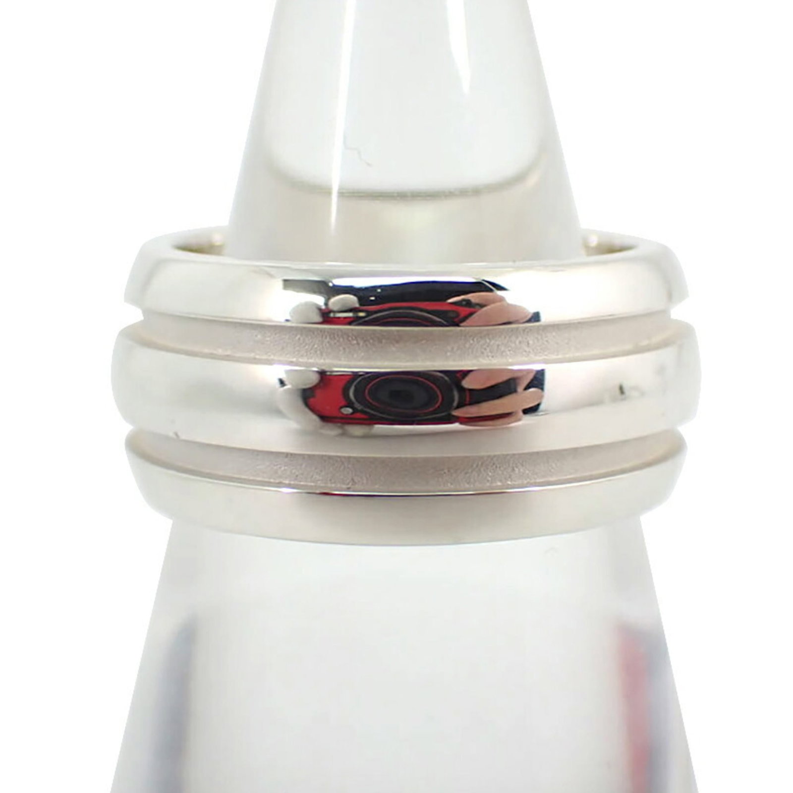 Sterling Silver Tiffany Band Ring 925: Sterling Silver Tiffany Band Ring 925 Sterling silver Tiffany band ring in 925 quality, featuring the iconic brand mark. This elegant ring boasts a classic design with a timeless appeal, suitable for 