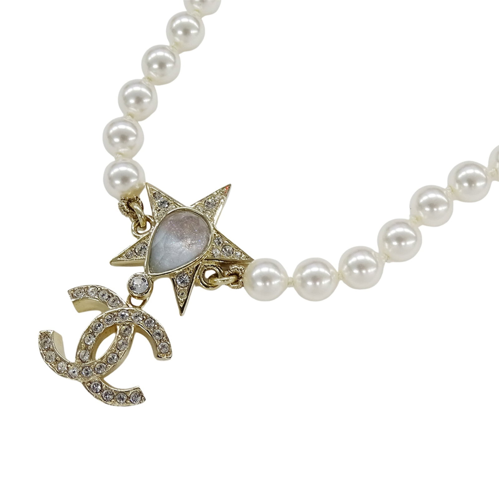 Chanel Choker Necklace For Women Brand Name Metal Rhinestone Faux Pearl Star Coco Mark Gold White: Chanel Choker Necklace For Women Brand Name Metal Rhinestone Faux Pearl Star Coco Mark Gold White Metal and rhinestone details adorn the Chanel choker necklace, adding a touch of luxury to any