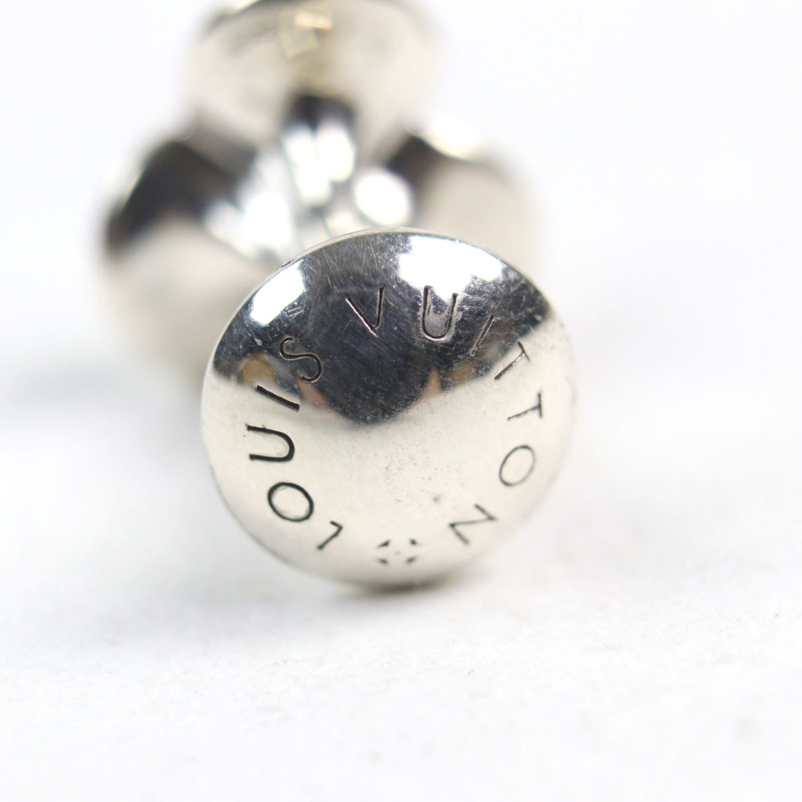 Louis Vuitton Stud/ Button Silver 925 - 9