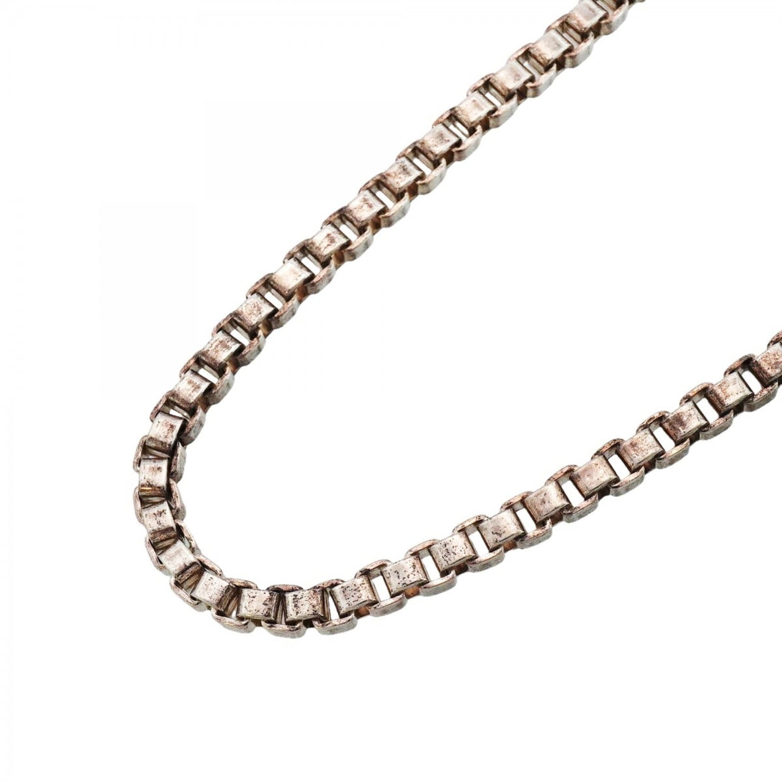 Women's Sterling Silver Venetian Necklace By Tiffany: Women's Sterling Silver Venetian Necklace By Tiffany Sterling silver Venetian necklace by Tiffany, featuring a timeless design with intricate details. This elegant piece boasts a 47 cm circumference, 