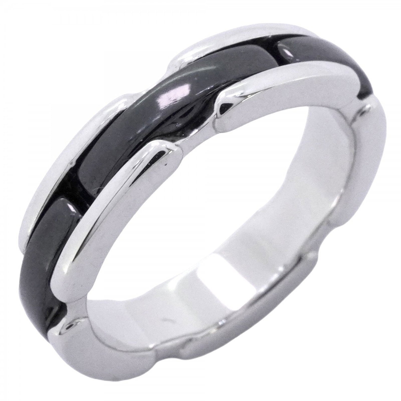 Chanel Band Ring Ceramic White Gold (18K): Chanel Band Ring Ceramic White Gold (18K) Ceramic band ring with an elegant white gold (18K) finish, adding a touch of sophistication to any outfit. This Chanel piece features a sleek design and a