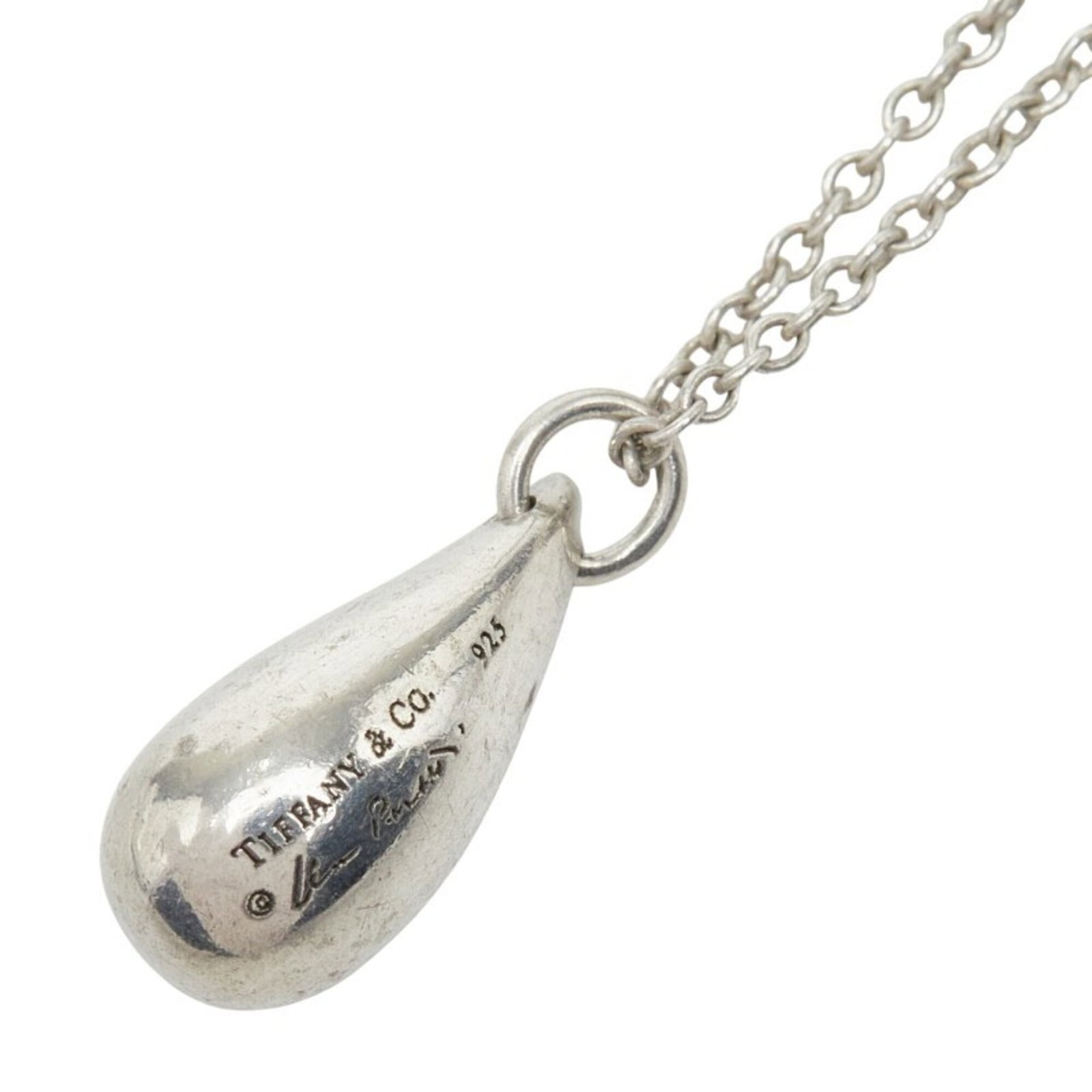 Elsa Peretti Teardrop Necklace Sv925 Silver Women's: Elsa Peretti Teardrop Necklace Sv925 Silver Women's Elsa Peretti's iconic Teardrop Necklace is crafted from sterling silver (925) and features a sleek, modern design. The necklace boasts a striking