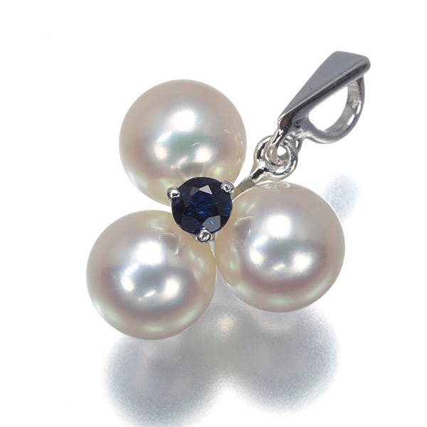 Mikimoto Pendant Akoya Pearl 6.4Mm Sapphire 14K 585 White Gold: Mikimoto Pendant Akoya Pearl 6.4Mm Sapphire 14K 585 White Gold The Mikimoto Pendant showcases a stunning Akoya pearl, approximately 6.4mm in size, set in 14K white gold. This elegant pendant features