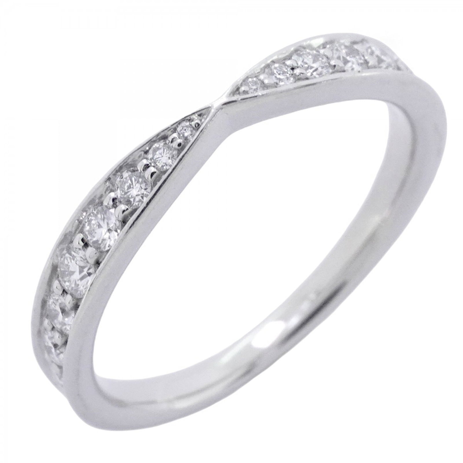 Tiffany platinum ring band: Tiffany platinum ring band Platinum ring band from Tiffany, featuring diamonds and available in US size 3.5 and JP size 6.5. This piece showcases a high-quality platinum material and a diamond stone,