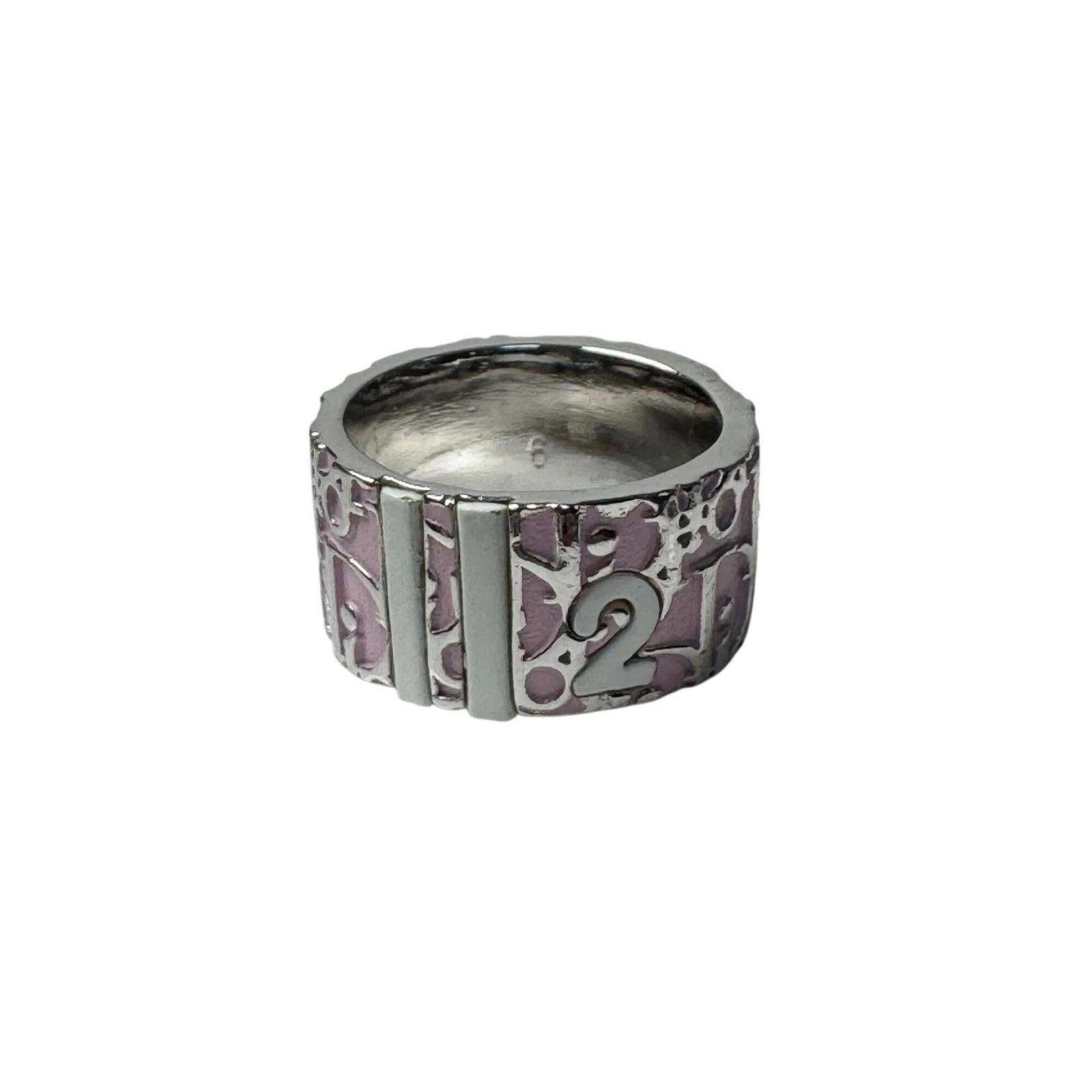 Metal Ring Band Christian Dior: Metal Ring Band Christian Dior Pink metal band ring from Christian Dior, available in US size 3.5 and JP size 6, featuring silver accents. This stylish ring showcases a bold pink hue that adds a