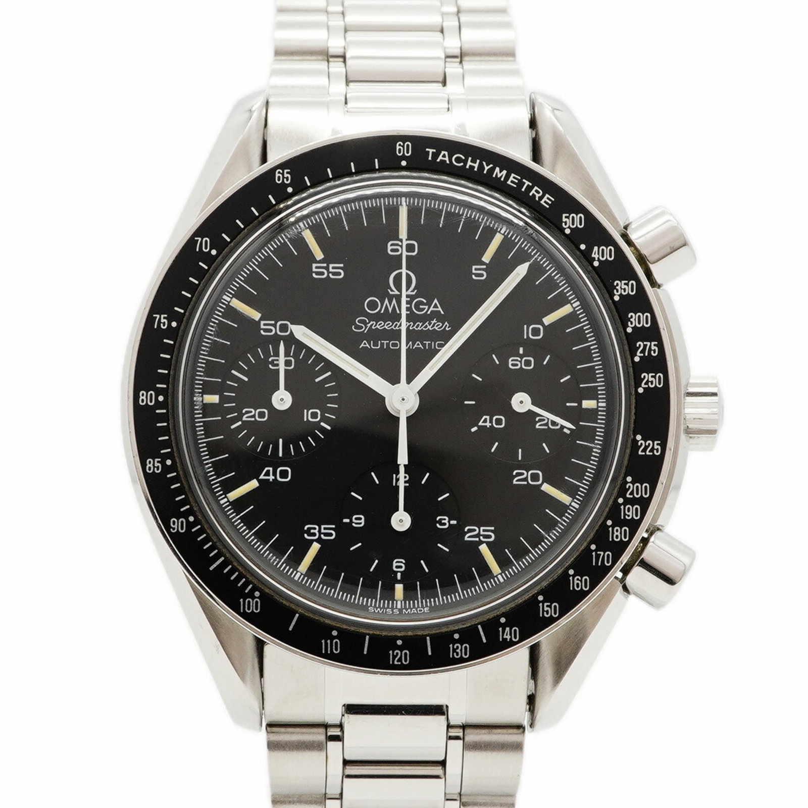 Wristwatch of Omega: Wristwatch of Omega Stainless steel band adds a touch of durability to this black Omega wristwatch, featuring a self-winding automatic movement. The 39mm case diameter and 16.5cm wrist size make it