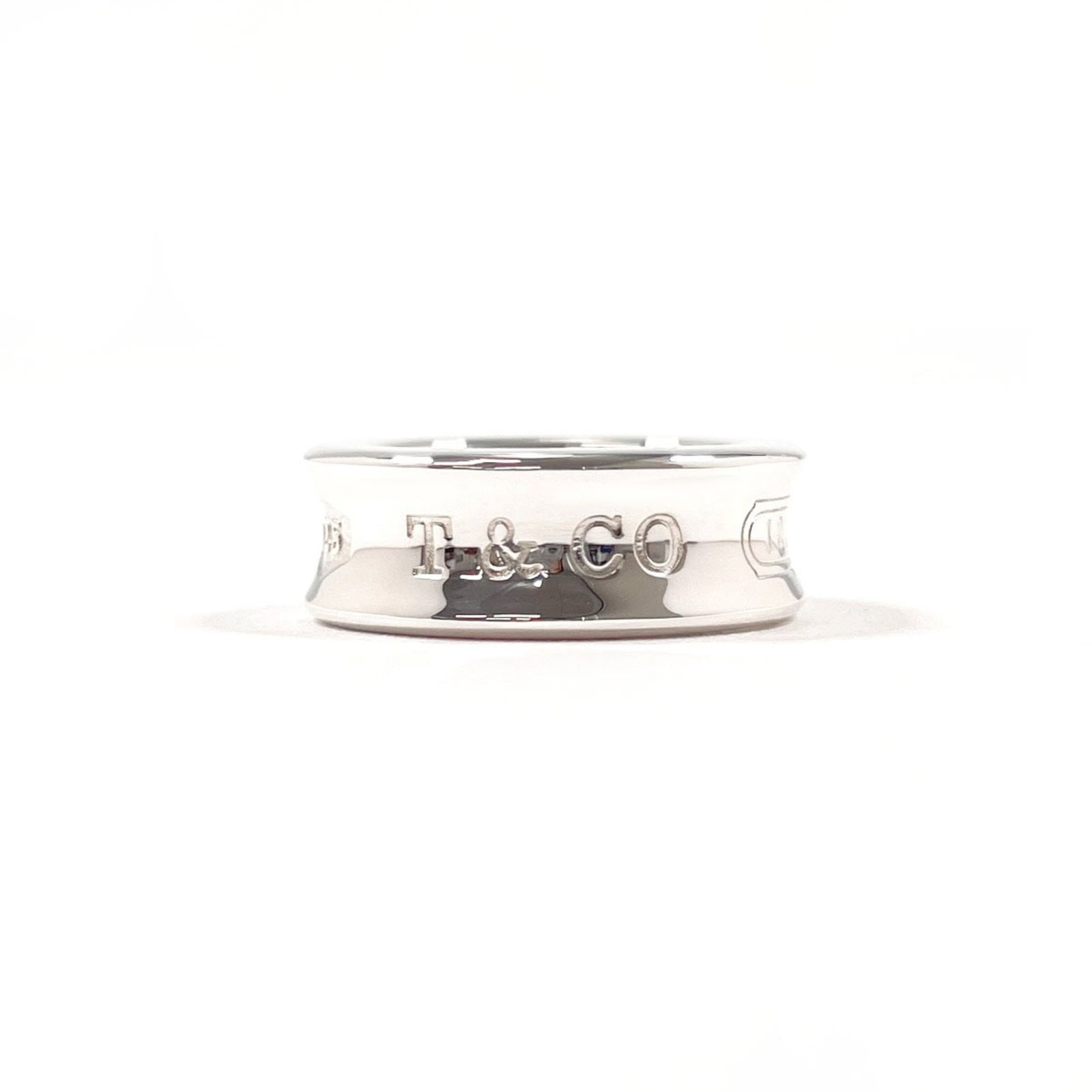 Silver 925 Tiffany Band Ring: Silver 925 Tiffany Band Ring Silver 925 Tiffany Band Ring, crafted from high-quality silver with a US size 4 and JP size 7.5 fit, making it suitable for those seeking a comfortable ring. This band