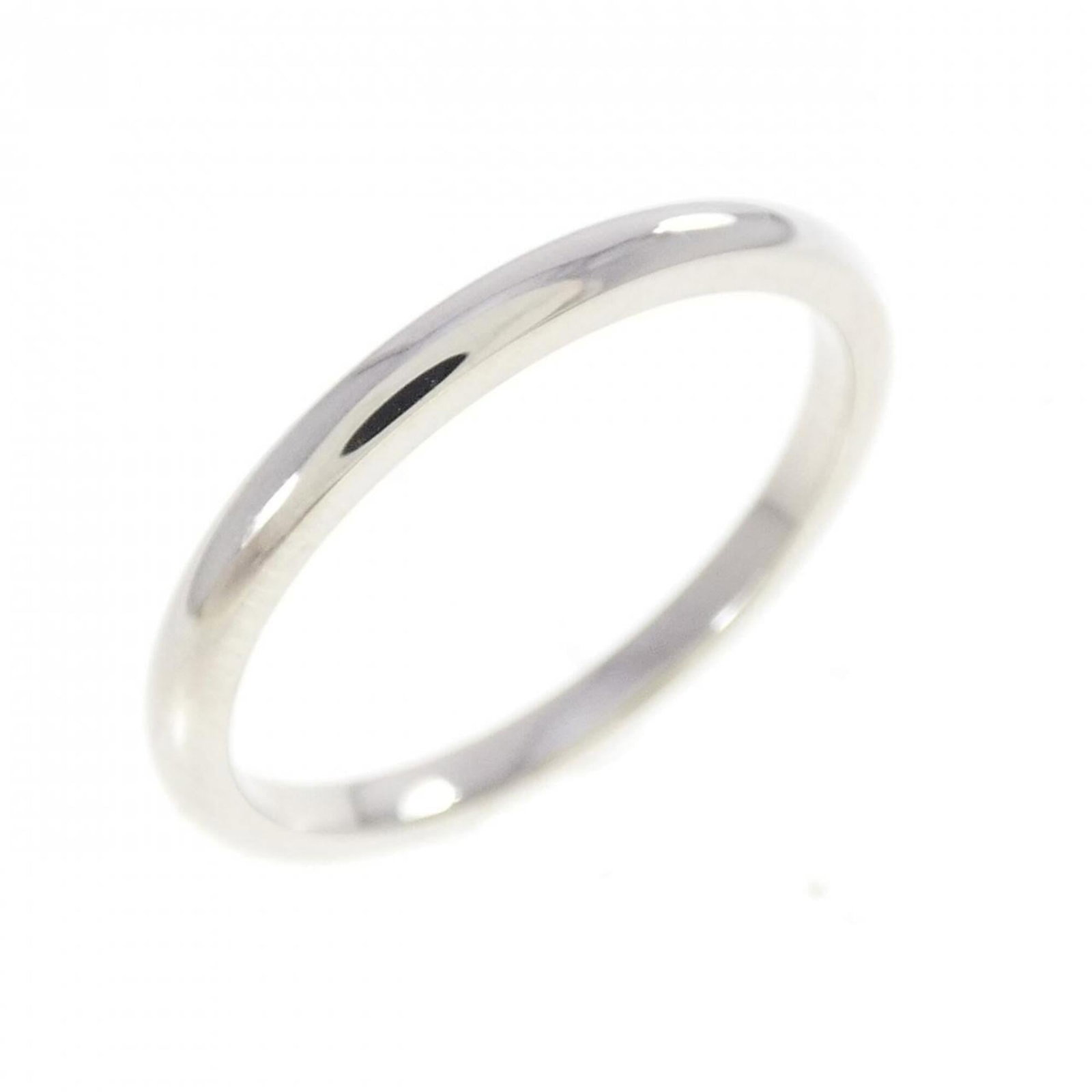 Tiffany platinum ring band: Tiffany platinum ring band Platinum ring band from Tiffany, featuring a high-quality material and precise US size 7.5 and Japanese size 15.5 fit options. This band showcases the brand's signature