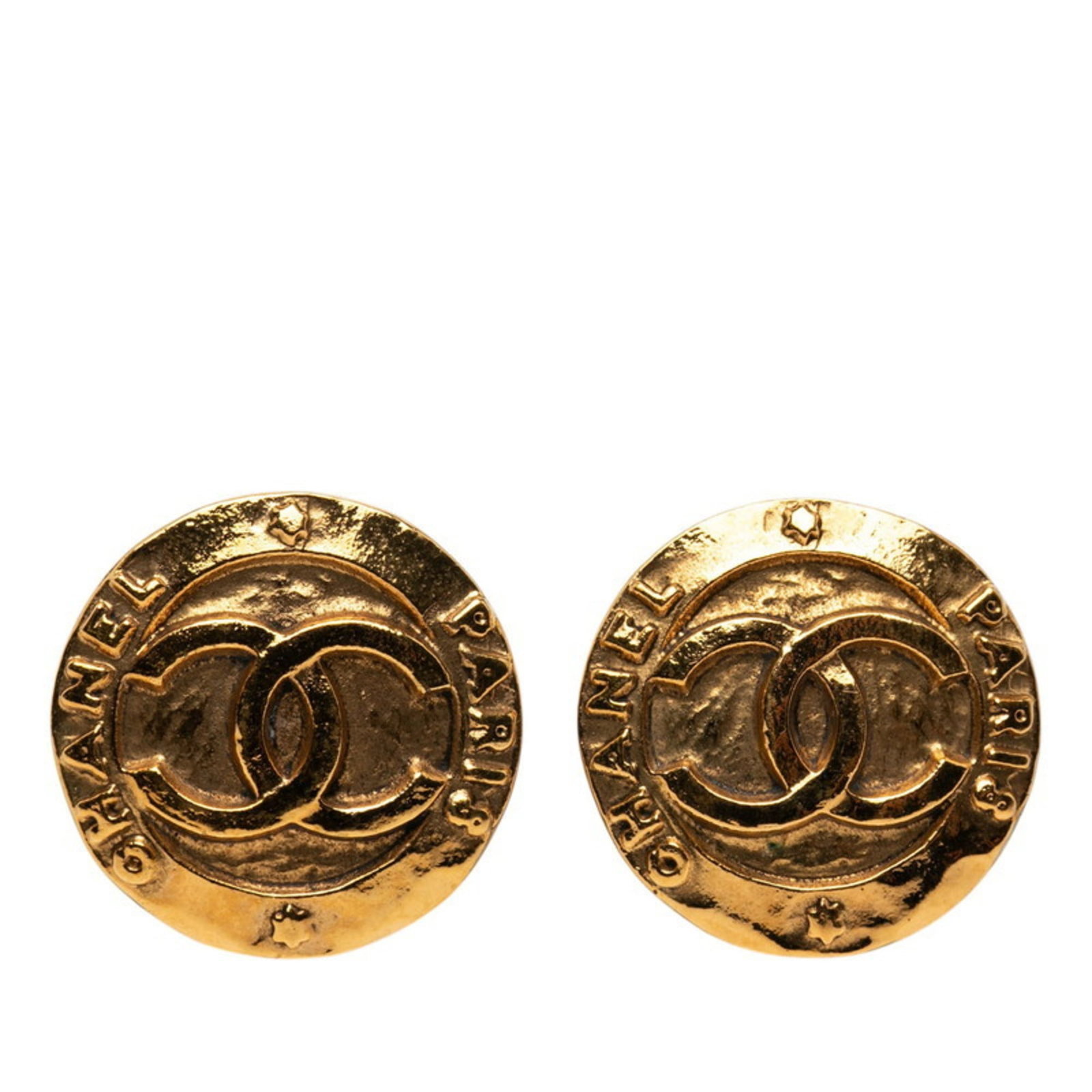 Clip earrings by Chanel: Clip earrings by Chanel Clip earrings by Chanel, crafted in gold. These elegant accessories feature the iconic brand's signature style and design. Made with high-quality materials, they add a touch