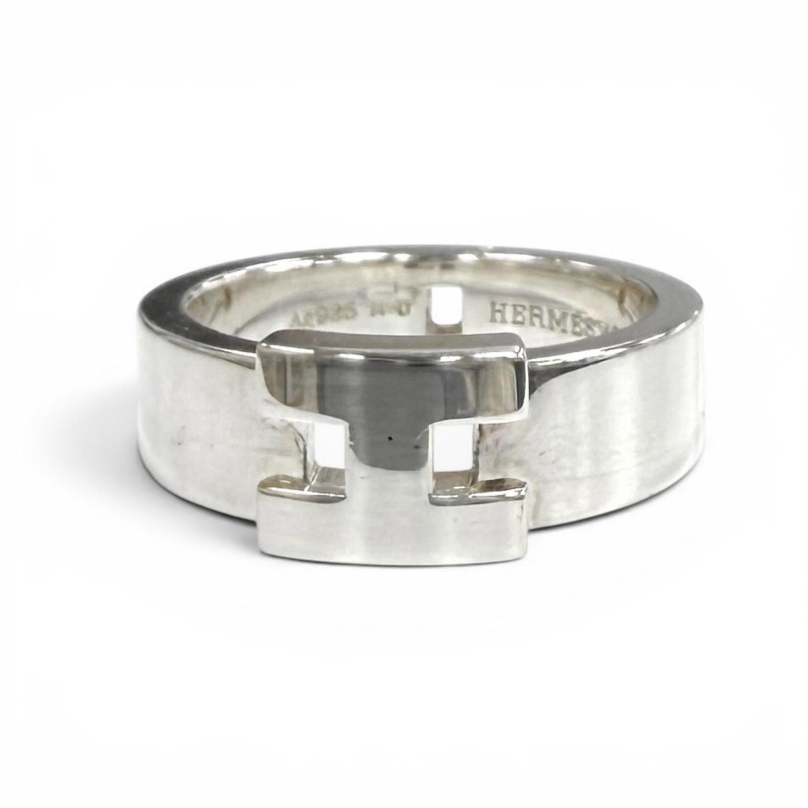 Silver Ring Band Hermes 925: Silver Ring Band Hermes 925 Silver Ring Band Hermes 925 features a sleek, silver design crafted from high-quality 925 sterling silver. This stylish band ring boasts a classic look that complements