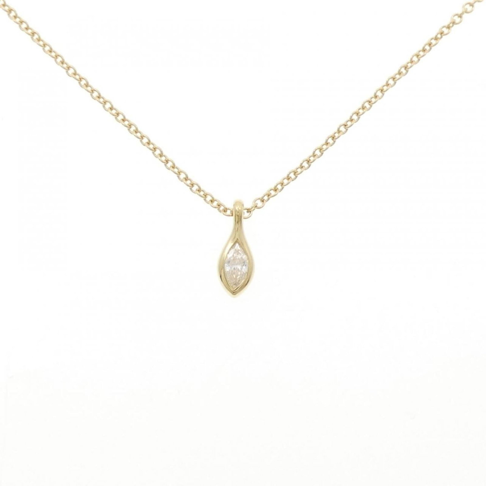 Co Tiffany & Necklace By Yard The: Co Tiffany & Necklace By Yard The Tiffany & Co. necklace features a 2.1g diamond pendant in yellow gold, measuring 9.5mm x 3.5mm. The necklace has a 41 cm circumference and is made from 18K metal.