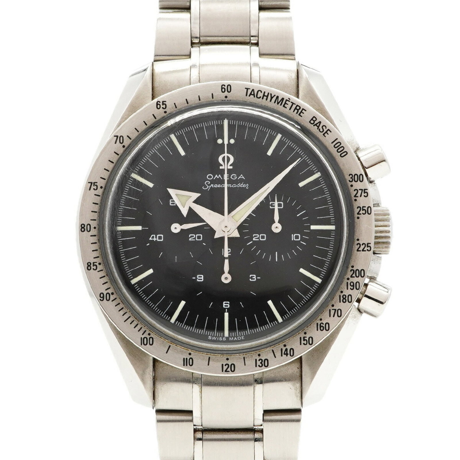 Wristwatch of Omega: Wristwatch of Omega Stainless steel band and black dial make for a sleek, timeless design. This manual winding mechanical Omega wristwatch boasts a 42mm case diameter and comfortable 14.5cm wrist