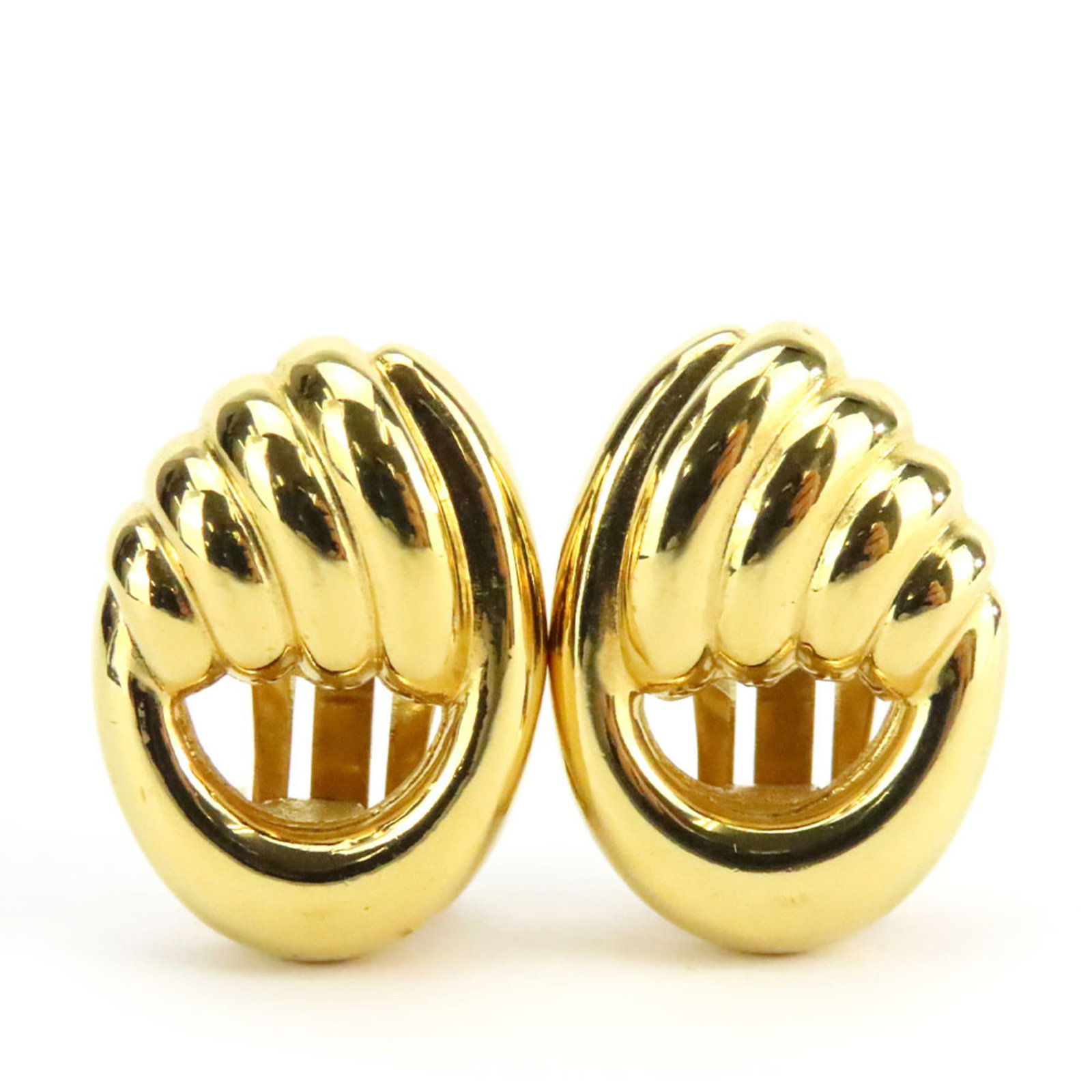 Christian Dior Clip Earrings Metal: Christian Dior Clip Earrings Metal Christian Dior Clip Earrings Metal are crafted from metal and feature the iconic Christian Dior brand. Made in gold, these clip earrings showcase a classic design wi