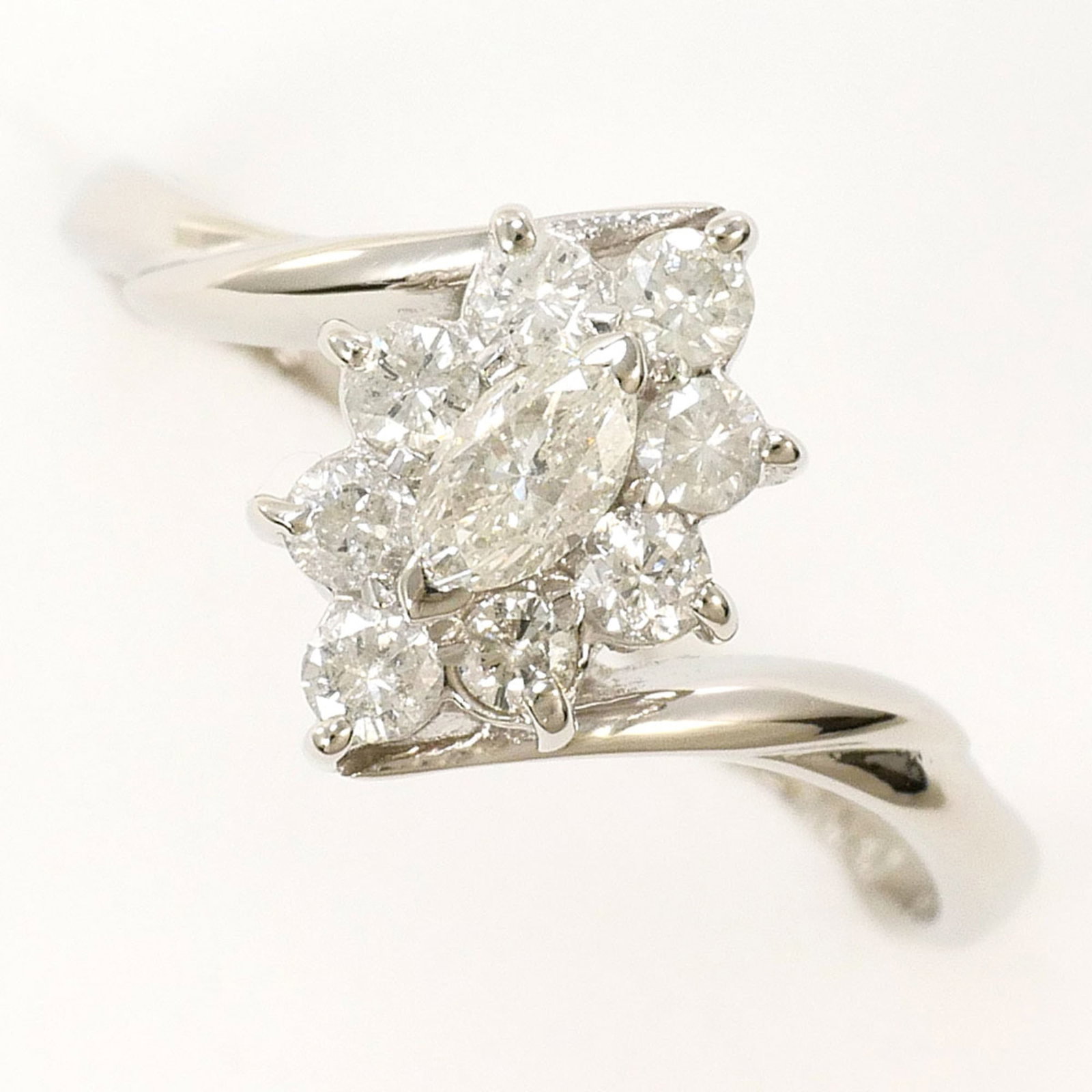 Ring Band Platinum Unbranded 900: Ring Band Platinum Unbranded 900 Platinum ring band with a 0.31ct diamond, featuring a sleek design and 9mm width, available in size 7 US and JP sizes. Made from high-quality platinum metal, this