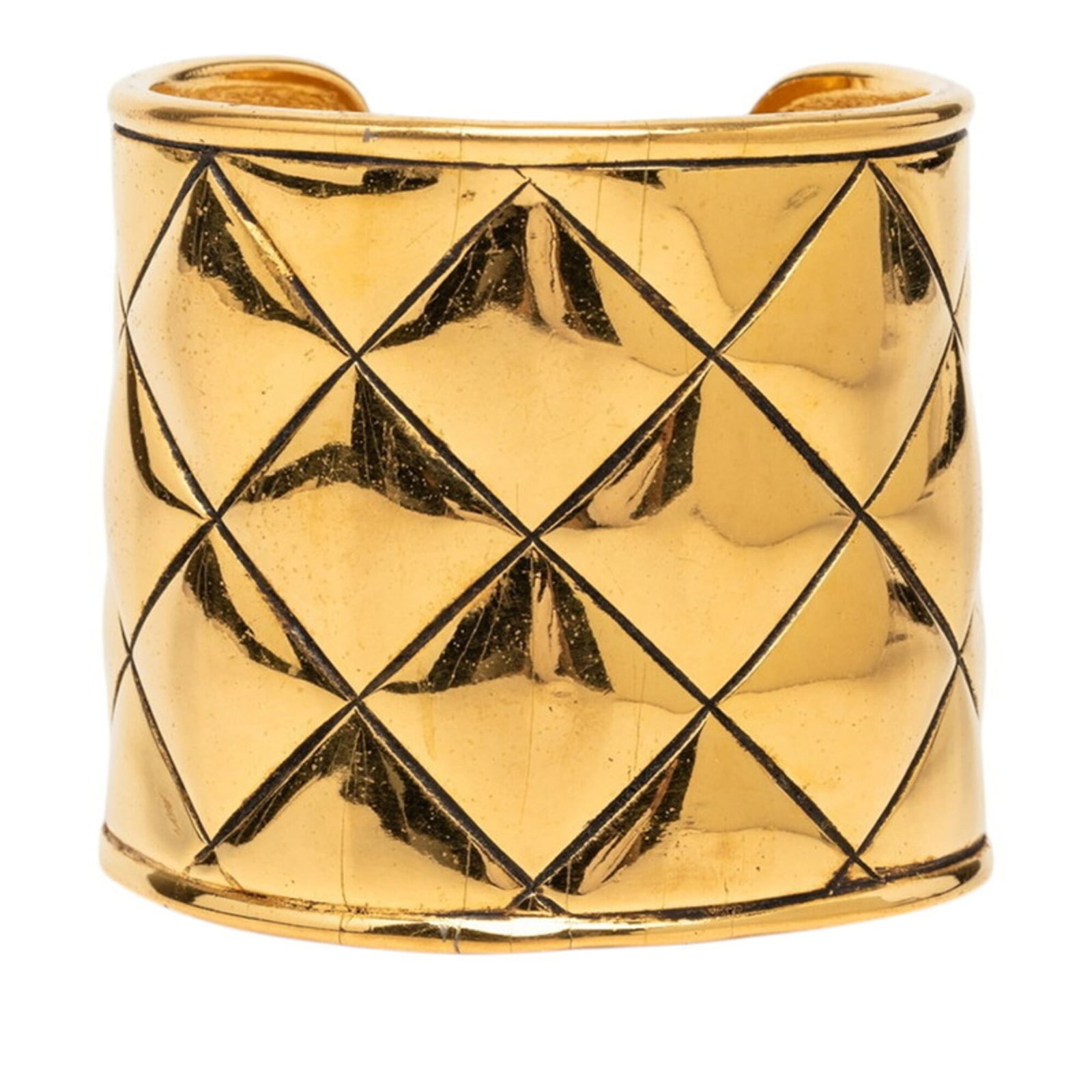 Chanel Bangle Gold Plating: Chanel Bangle Gold Plating Chanel's iconic bangle design takes center stage in this stunning gold-plated piece, measuring 17cm in length. The sleek and sophisticated look makes it a timeless addition