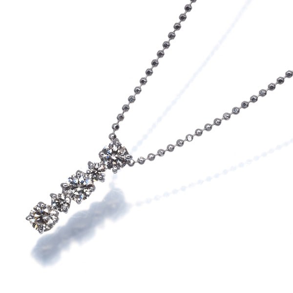 0.50Ct 5P 18K White Gold Diamond Necklace: 0.50Ct 5P 18K White Gold Diamond Necklace 18k White Gold Diamond Pendant Necklace. This elegant necklace features a natural 0.50ct diamond pendant suspended from an adjustable 45cm chain, allowing