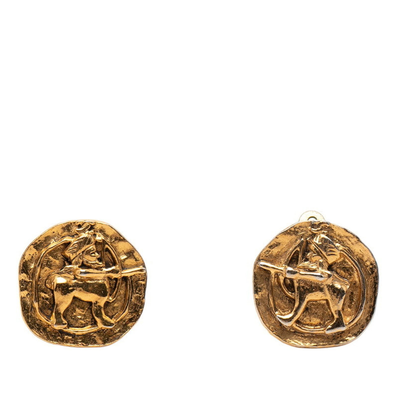 Clip earrings by Chanel: Clip earrings by Chanel Clip earrings by Chanel, featuring a sleek gold design with precise measurements at 23.40mm x 23.10mm. These elegant earrings showcase the brand's signature style and attention