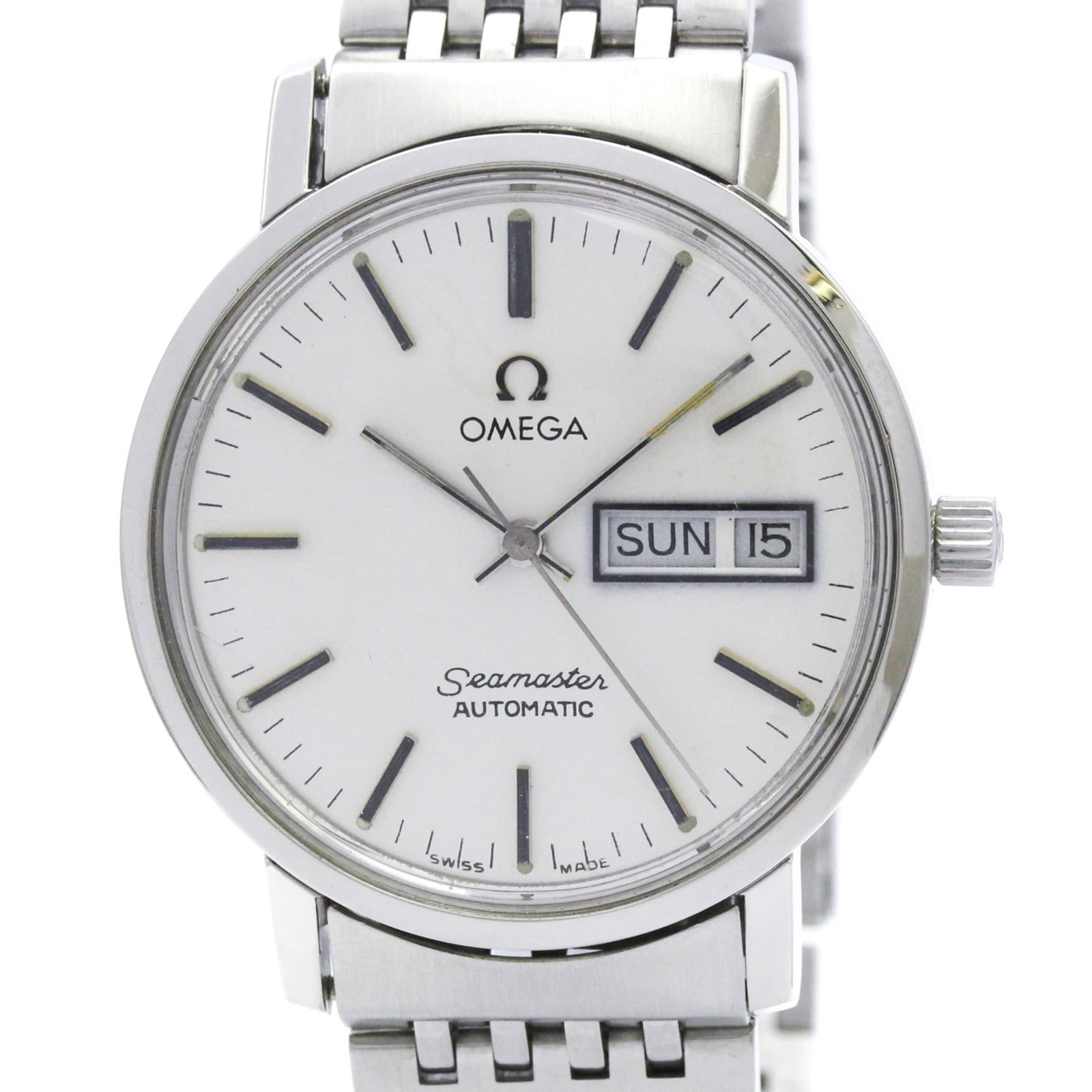 Wristwatch of Omega: Wristwatch of Omega Stainless steel case and band, the Omega Seamaster watch stands out with its sleek silver dial. Powered by a self-winding automatic movement, this dress/formal timepiece boasts a c