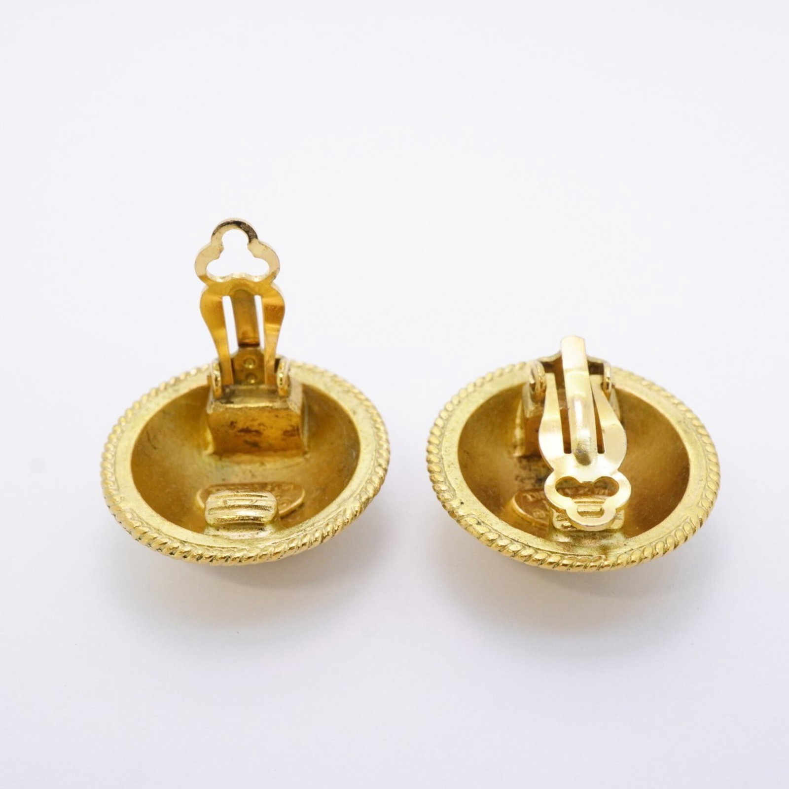Chanel Clip Earrings Gold Plating - 3