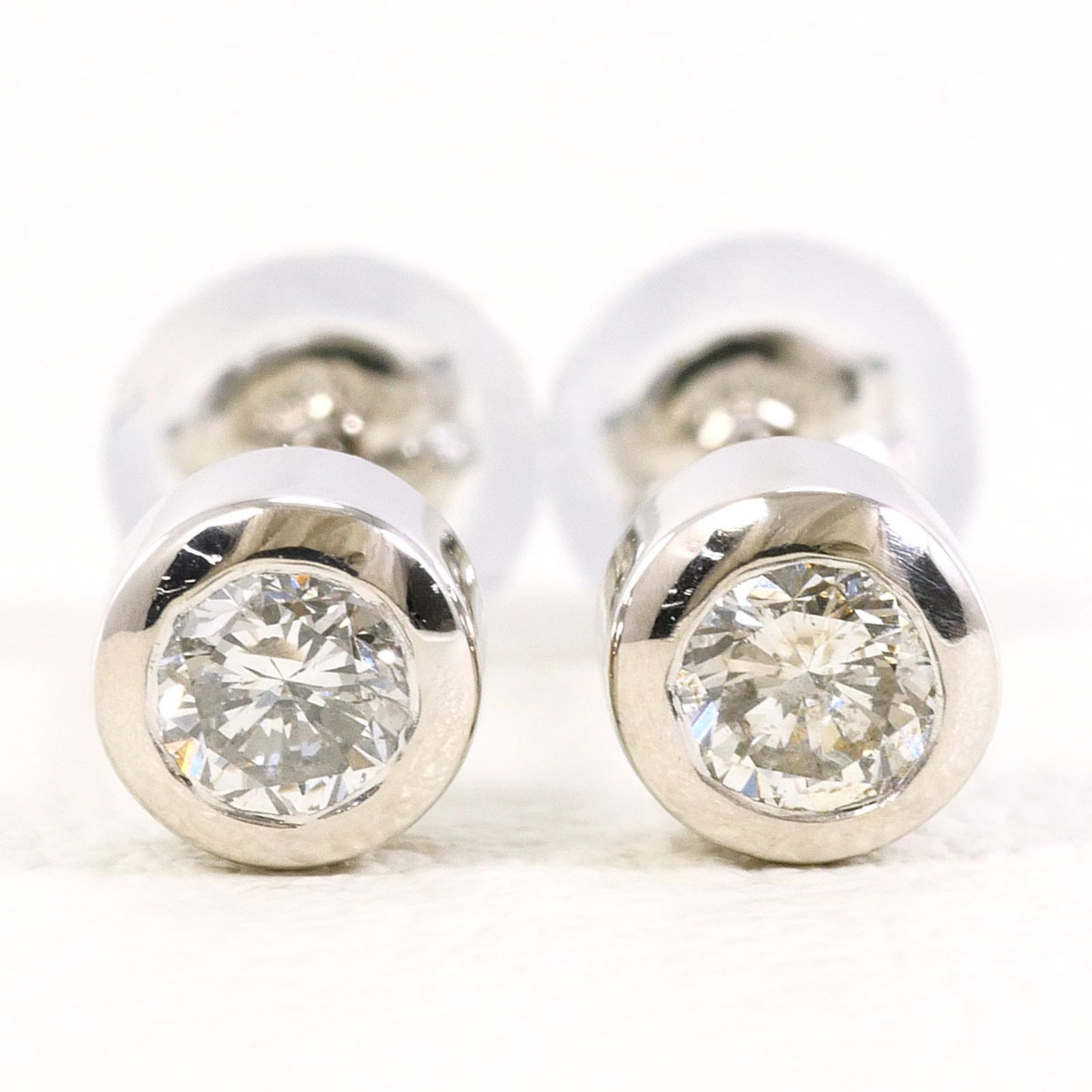 Platinum stud earrings - 2