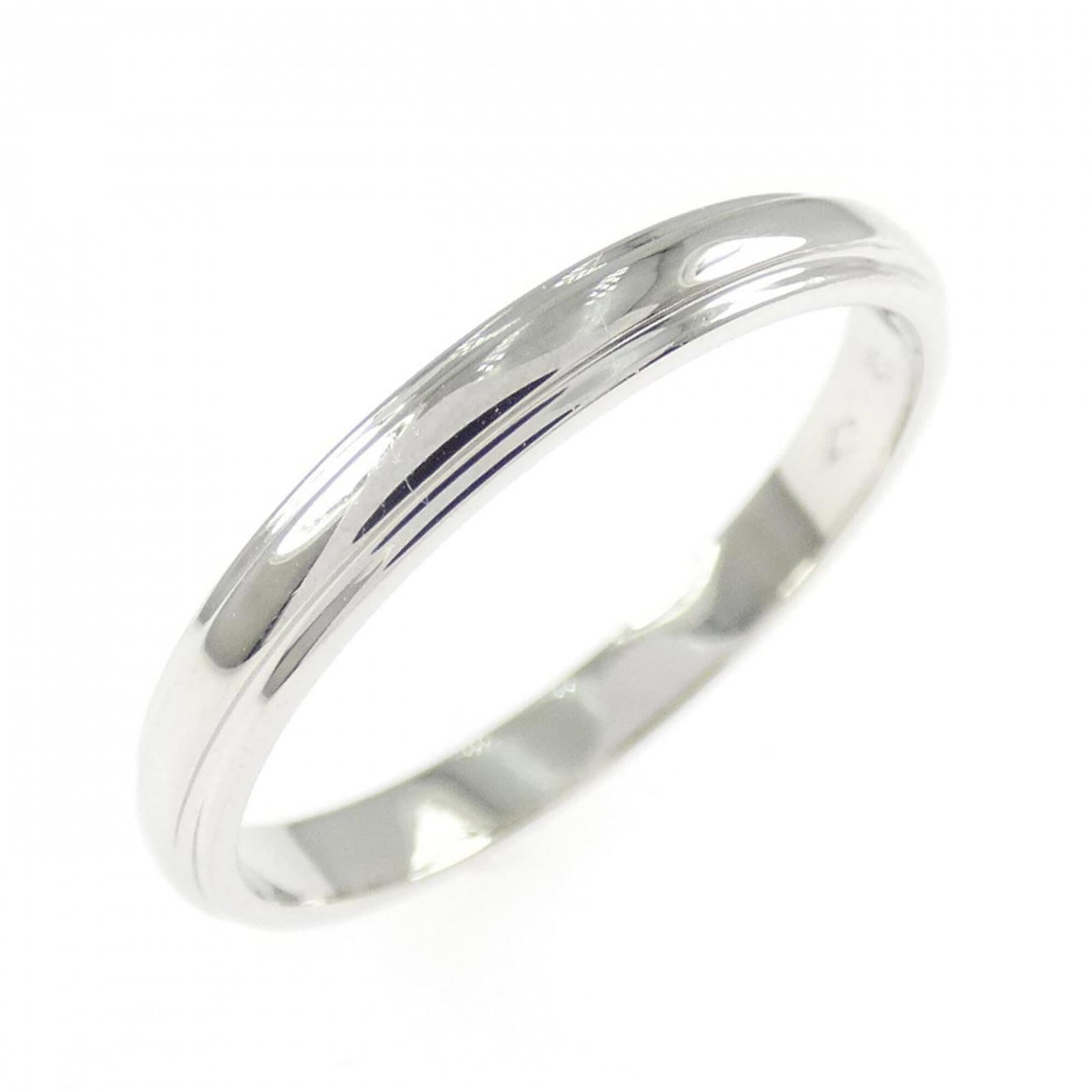 Platinum 950 Cartier Ring Band: Platinum 950 Cartier Ring Band Platinum 950 Cartier Ring Band, crafted from high-quality platinum 950 for a luxurious feel and appearance. This elegant band features a silver finish and is available