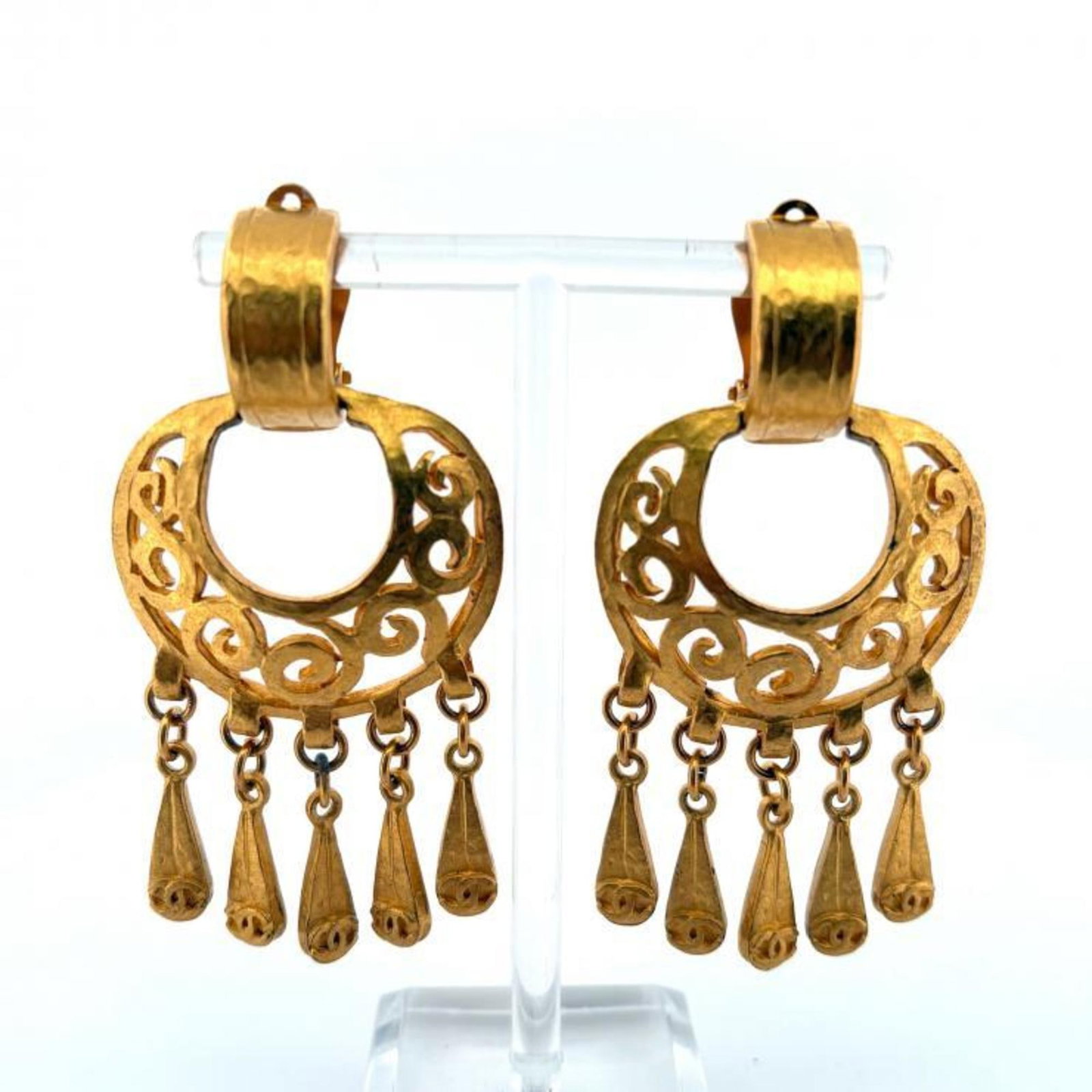 Chanel Clip Earrings Gold Plating: Chanel Clip Earrings Gold Plating Chanel Clip Earrings Gold Plating - A luxurious gold-plated accessory from the iconic fashion brand, featuring sleek clip earrings that add a touch of sophistication