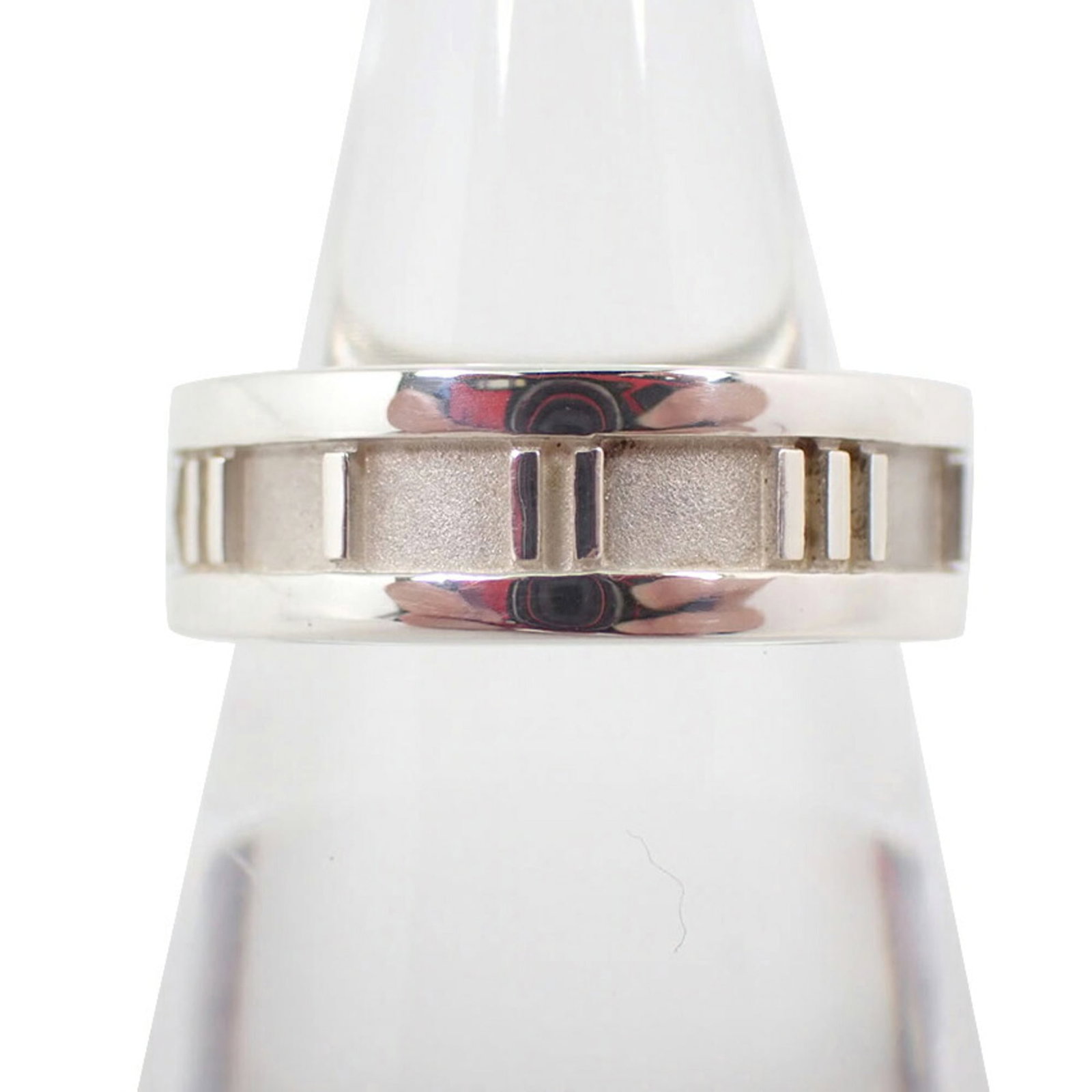 Sterling Silver Tiffany Band Ring 925: Sterling Silver Tiffany Band Ring 925 Sterling silver Tiffany band ring in US size 6.5 and JP size 12.5, made from high-quality sterling silver 925 material. This elegant ring features a classic