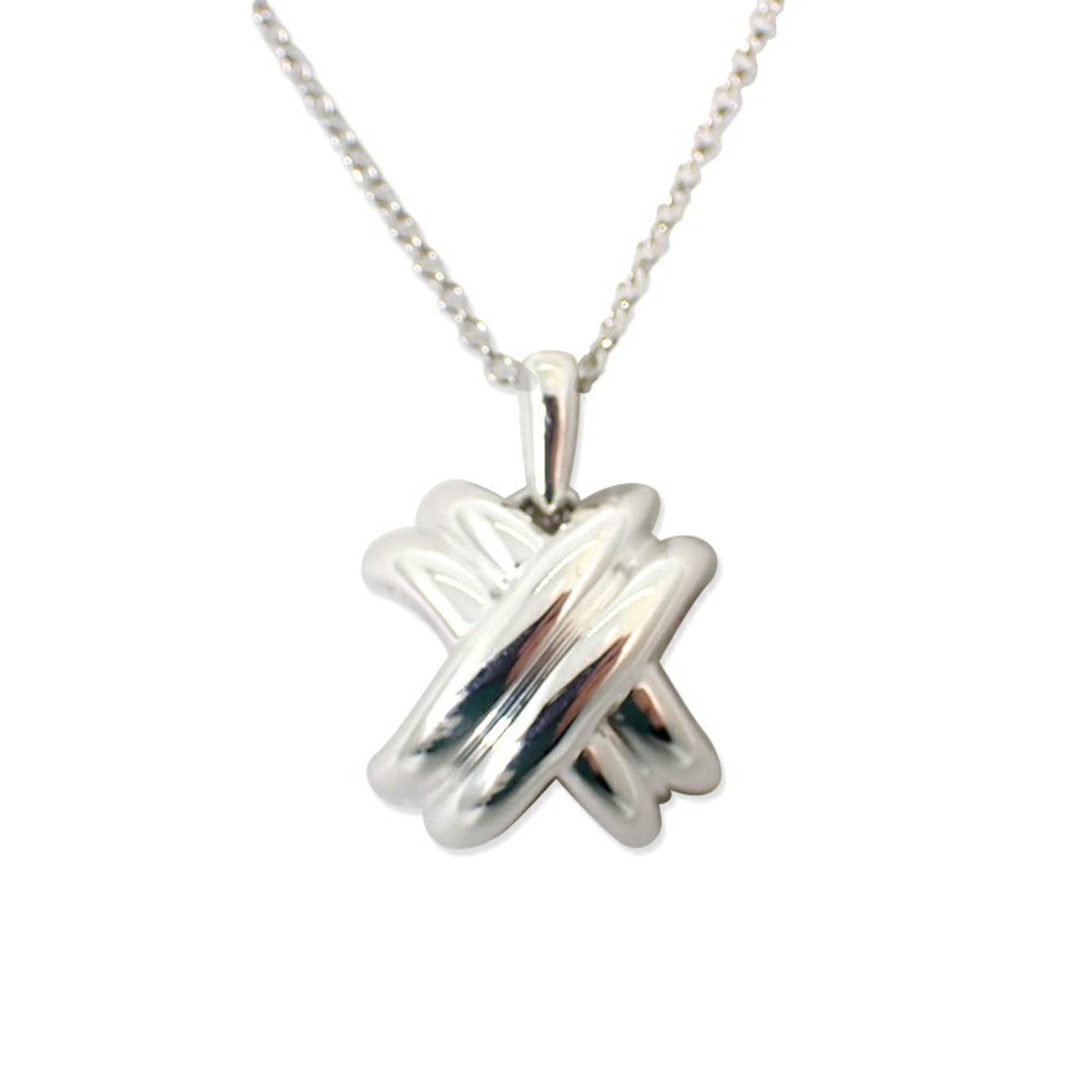 Tiffany Signature Cross Pendant Necklace 925 J88: Tiffany Signature Cross Pendant Necklace 925 J88 Sterling silver pendant necklace with Tiffany Signature Cross design, crafted from high-quality 925 material. The necklace features a 41.5 cm