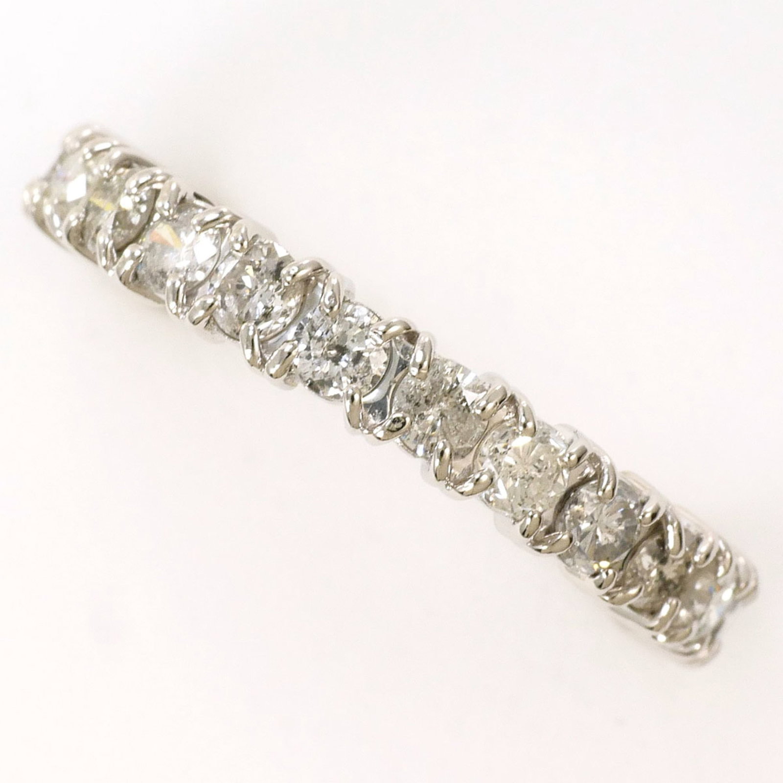 Ring Band Platinum Unbranded 900: Ring Band Platinum Unbranded 900 Platinum band ring with a 1.00ct diamond, weighing in at 2.9g and measuring 3mm wide. This platinum 900 band features a US size 6.5 and Japanese size 12 fit, making