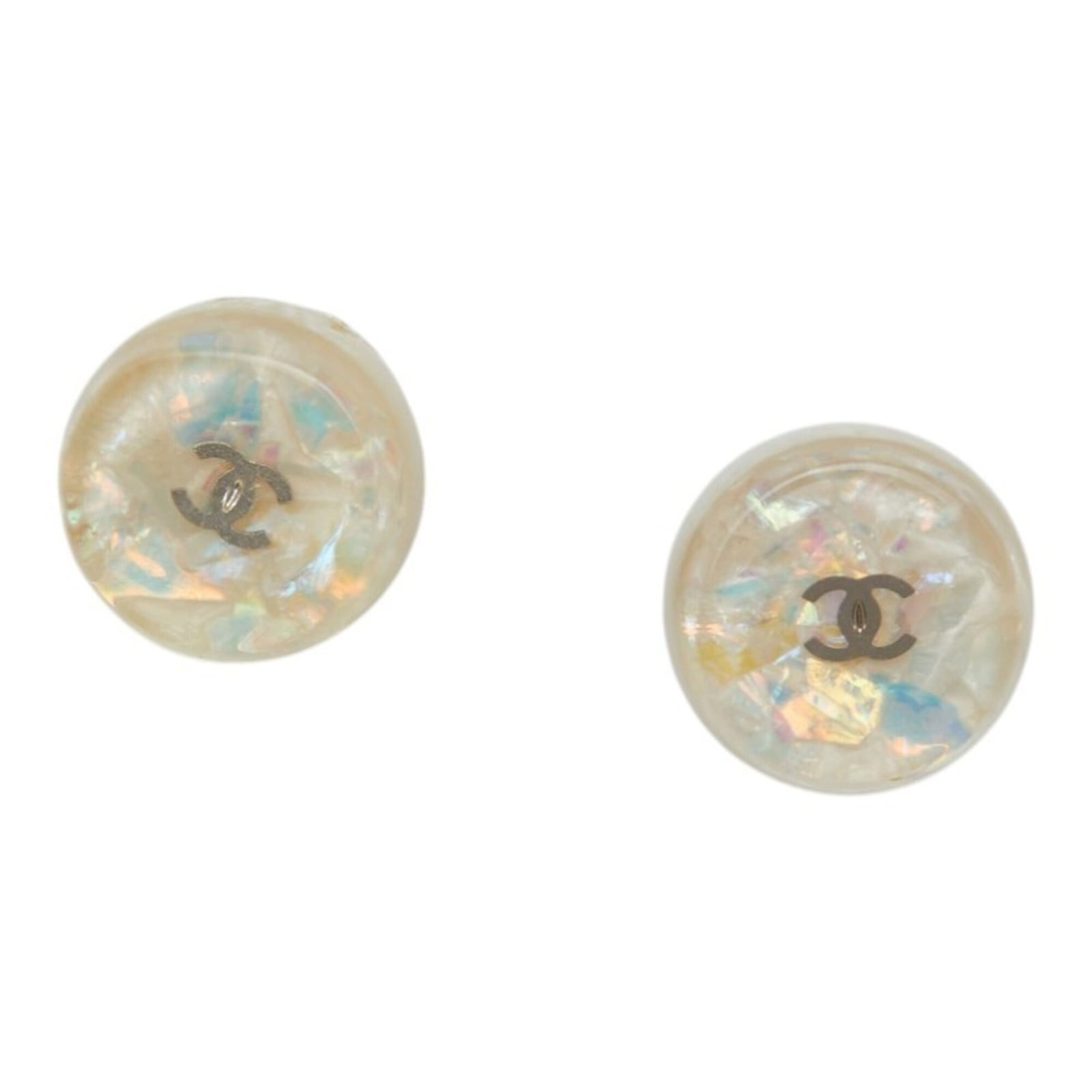 Clip earrings metal resin from Chanel: Clip earrings metal resin from Chanel Clip earrings in silver and white metal resin, designed by Chanel. Made with metal and resin materials, these clip earrings have a distinctive look and feel.