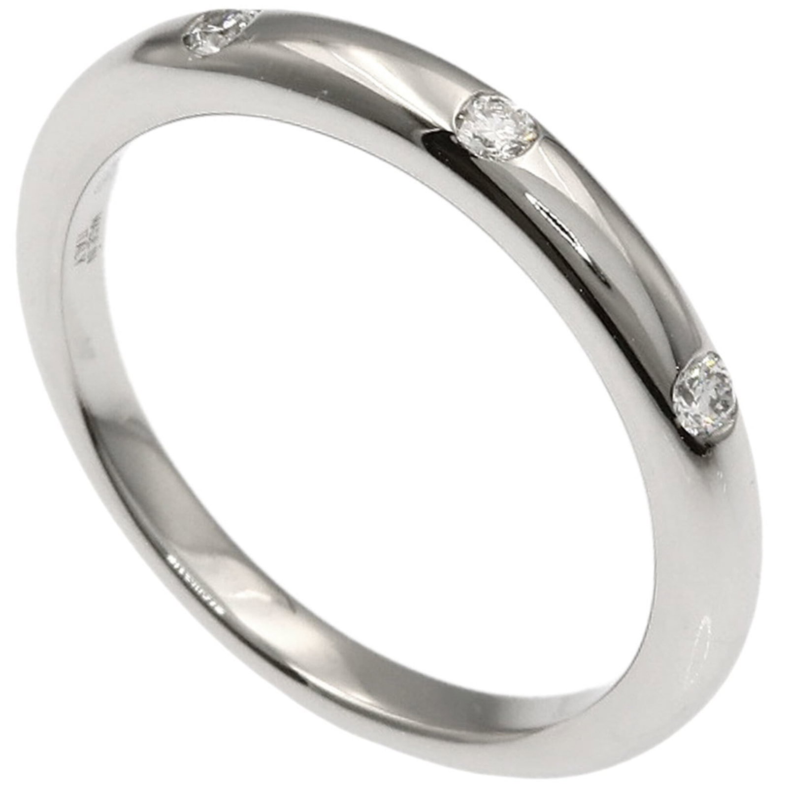 Bvlgari Band Ring Platinum 950: Bvlgari Band Ring Platinum 950 Platinum 950 Bvlgari Band Ring, a sleek and sophisticated design featuring the renowned Italian luxury brand. This stunning ring boasts exceptional craftsmanship and