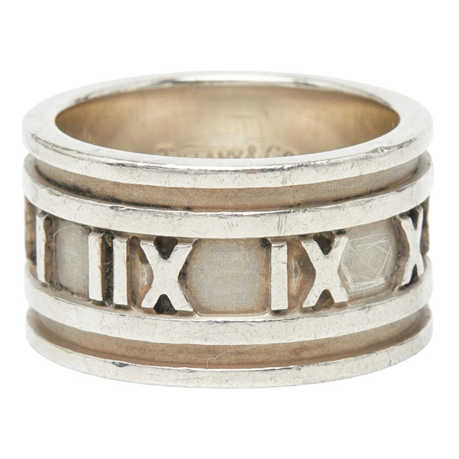 Silver 925 Tiffany Band Ring: Silver 925 Tiffany Band Ring Silver 925 Tiffany Band Ring, designed in sterling silver with a classic band style, available in US size 6.5 and Japanese size 13.5. This ring features the iconic