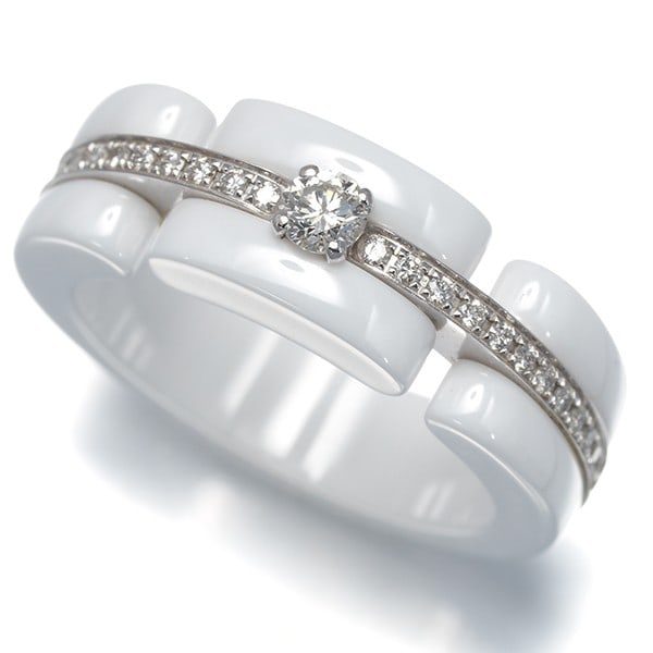 Chanel Ring Diamond Ultra Eu51 18K 750 White Gold/ Ceramic: Chanel Ring Diamond Ultra Eu51 18K 750 White Gold/ Ceramic 18k white gold and ceramic come together in this elegant ring from CHANEL, featuring a natural diamond set into a slender band with a