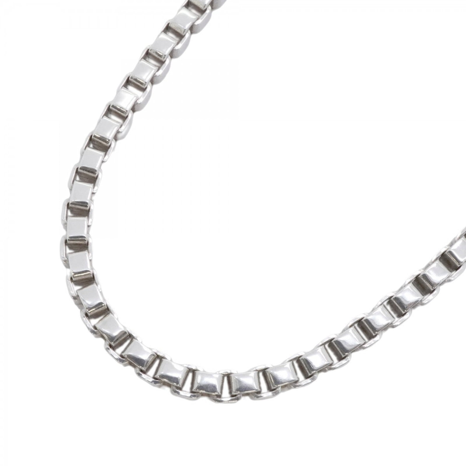 Women's Sterling Silver Venetian Necklace By Tiffany: Women's Sterling Silver Venetian Necklace By Tiffany Sterling silver Venetian necklace by Tiffany, featuring a beautiful design that showcases the elegance and sophistication of this iconic brand.