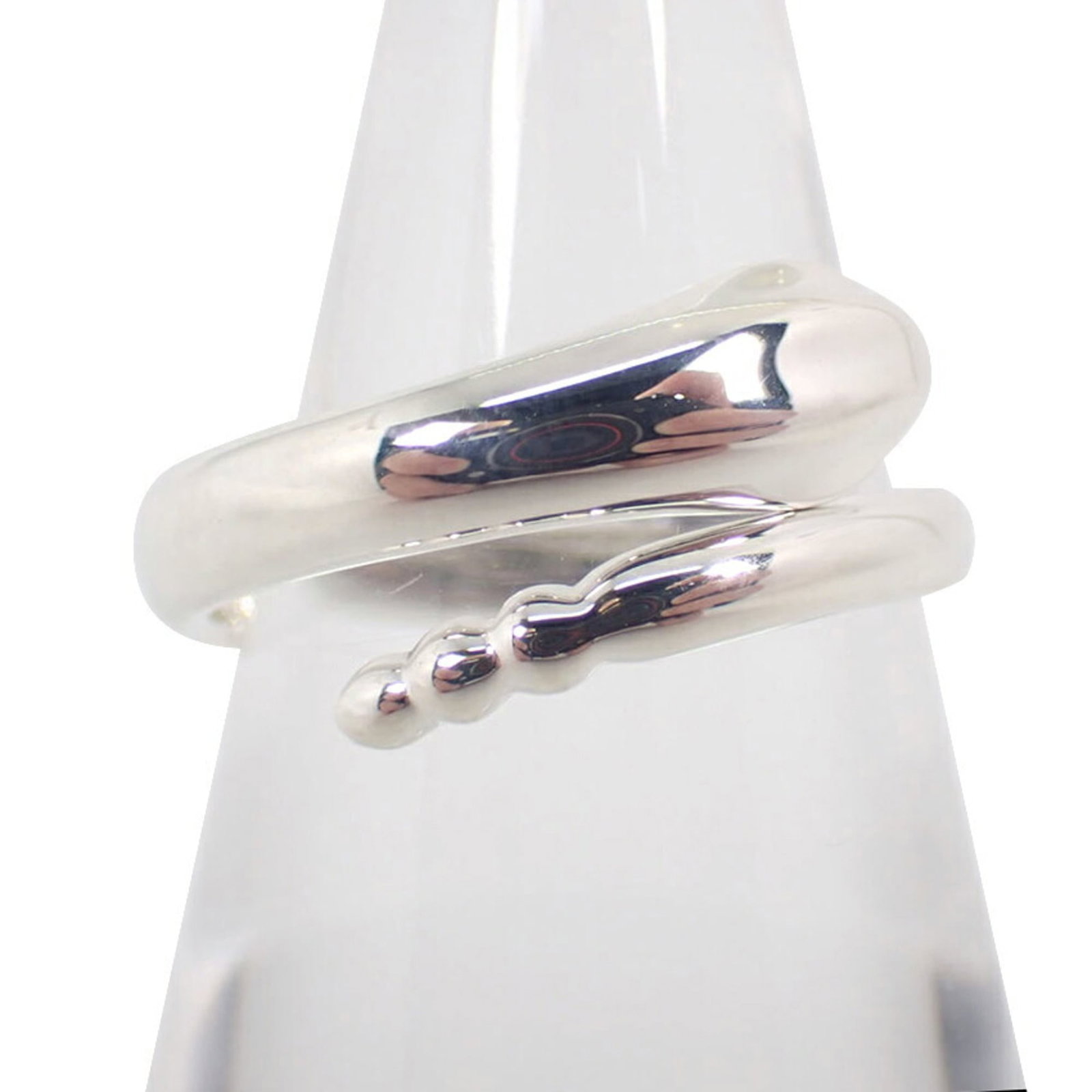 Sterling Silver Tiffany Band Ring 925: Sterling Silver Tiffany Band Ring 925 Sterling silver Tiffany band ring in 925 quality, featuring the iconic brand mark. This elegant ring boasts a classic design with a timeless appeal, suitable for