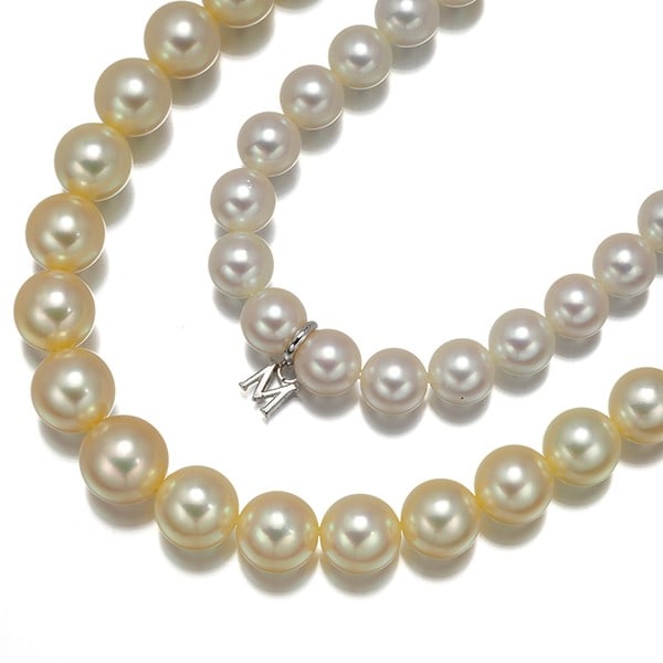 Mikimoto Necklace Golden Akoya Pearl 6.5-8.4Mm Silver: Mikimoto Necklace Golden Akoya Pearl 6.5-8.4Mm Silver The Mikimoto Necklace features a stunning Akoya pearl with a diameter of approximately 6.5-8.4mm, suspended from a silver chain that measures