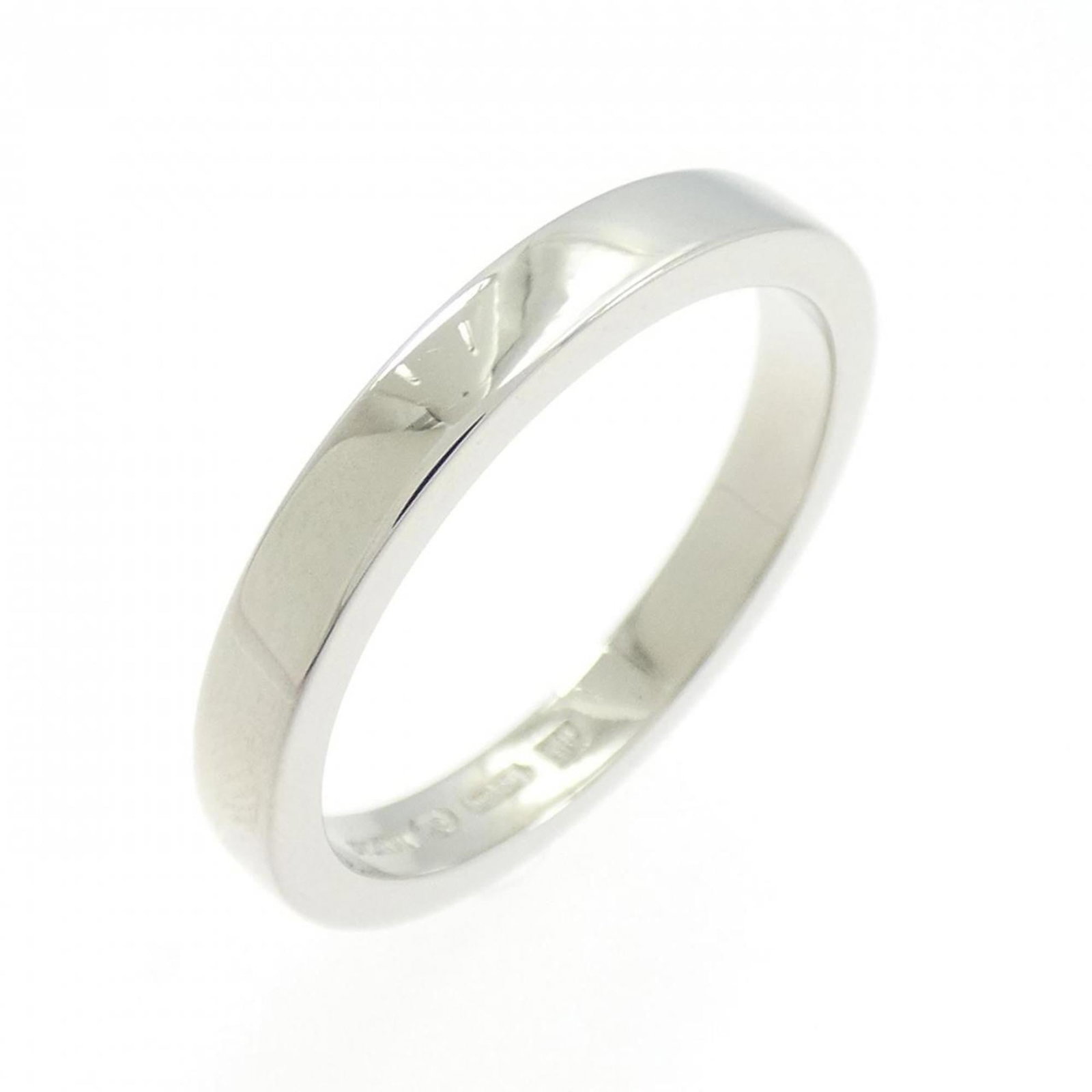 Bvlgari Band Ring Platinum 950: Bvlgari Band Ring Platinum 950 Platinum 950 Bvlgari Band Ring, featuring the iconic brand's signature style. This elegant ring boasts a sleek platinum band in high-karat quality, available in US size