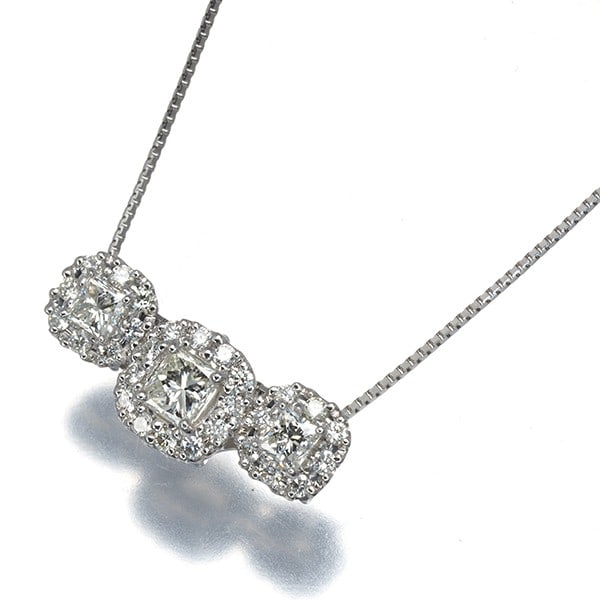 Canadian Princess Cut Diamond 0.60CT 950 Platinum: Canadian Princess Cut Diamond 0.60CT 950 Platinum Canadian Princess Cut Diamond 0.60CT 950 Platinum - A stunning 0.60ct Canadian princess cut diamond pendant, set in a sleek 950 platinum necklace
