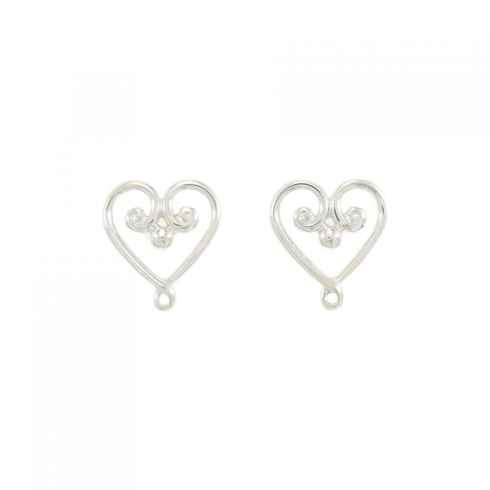 Tiffany Stud Earrings Silver 925: Tiffany Stud Earrings Silver 925 Silver 925 stud earrings from Tiffany, featuring a classic design with elegant simplicity. Made from high-quality sterling silver, these understated earrings are a tim