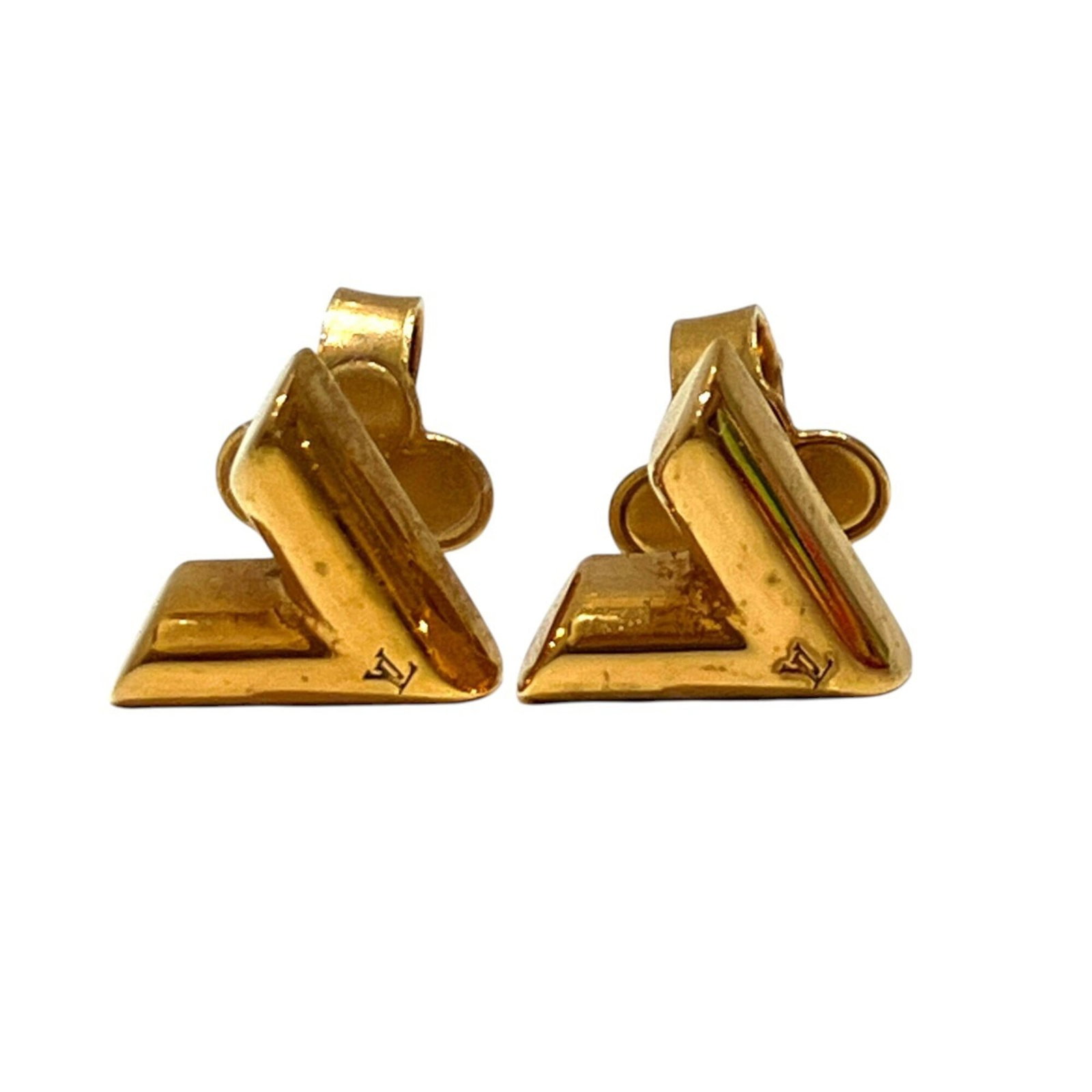 Stud Earrings Alloy By Louis Vuitton: Stud Earrings Alloy By Louis Vuitton Stud earrings by Louis Vuitton feature an alloy design with a signature. The alloy material and 9.00mm x 13.00mm size make them a notable accessory. A signature