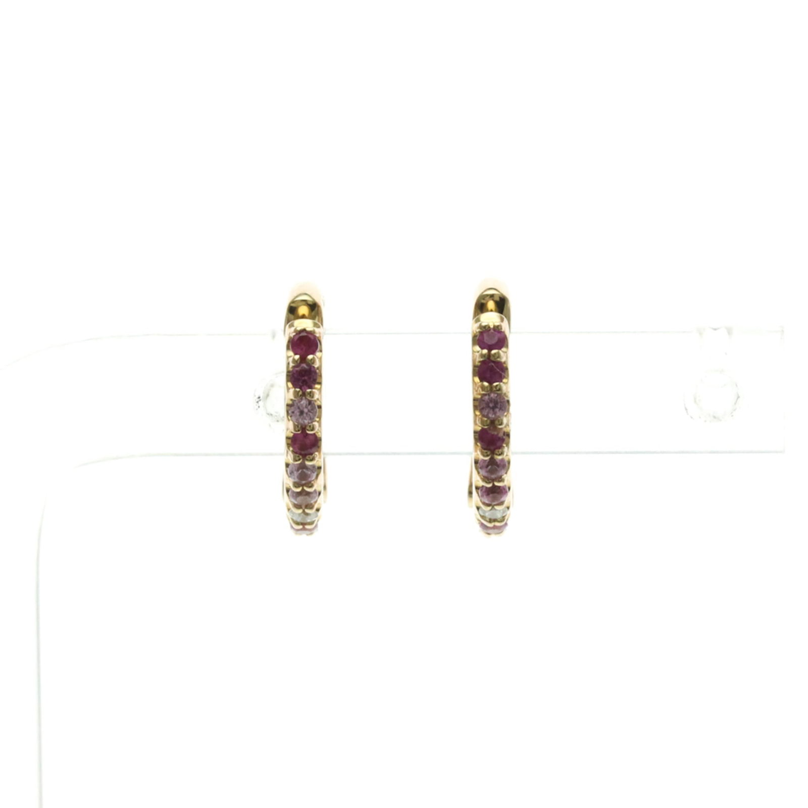 Ponte Vecchio Earcuff Pink Gold (18K): Ponte Vecchio Earcuff Pink Gold (18K) Ponte Vecchio's Pink Sapphire and Diamond Ear Cuff is a stunning piece featuring pink gold (18K) with intricate details. This fashion earcuff boasts a striking
