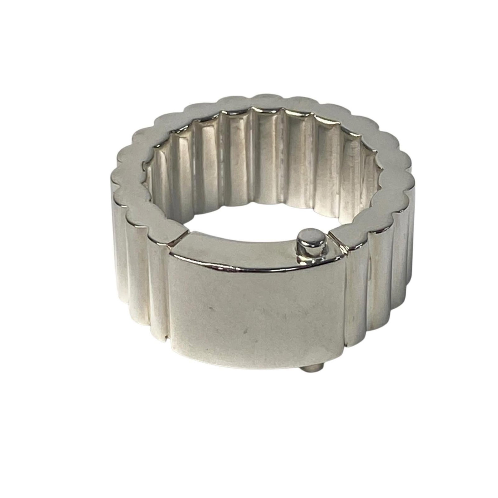 Bottega Veneta Band Ring Silver 925: Bottega Veneta Band Ring Silver 925 Item Specifics: Brand: Bottega Veneta Type: Band ring Gender: Men Color: Silver Material: Silver 925 US Size: 9.5 JP Size: 19 Product Disclaimer: Items may exhibit