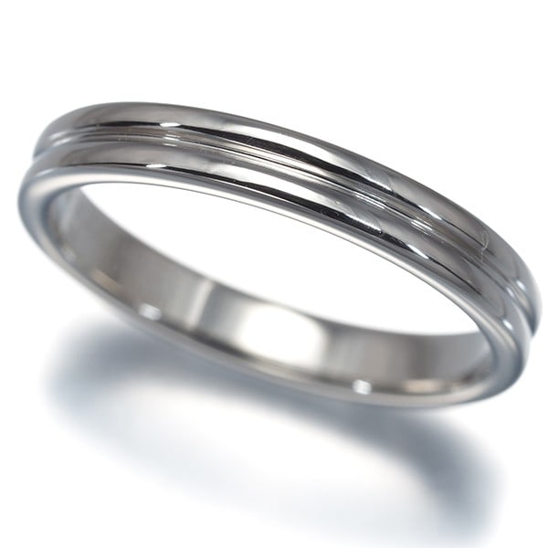 Boucheron Ring Godron Eu56 950 Platinum: Boucheron Ring Godron Eu56 950 Platinum 950 platinum Boucheron Godron ring, crafted from high-quality metal, boasts a sleek band design. Measuring EU56 and weighing 5.5g, this elegant ring features a