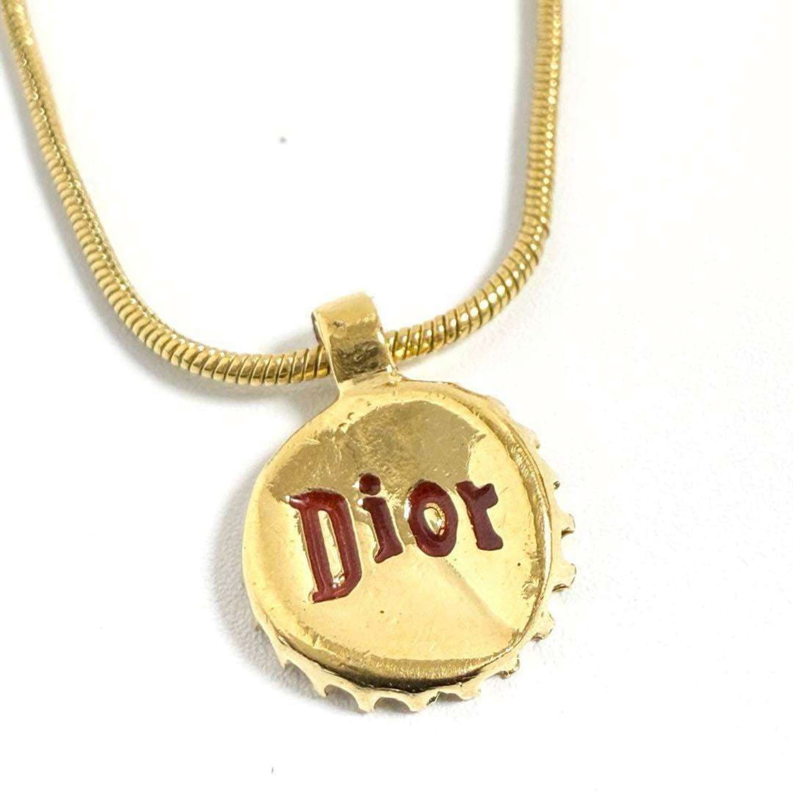 Vintage Christian Dior Women's Necklace Bottle Cap: Vintage Christian Dior Women's Necklace Bottle Cap Vintage Christian Dior necklace bottle cap, bearing the iconic brand's signature metalwork, features a unique pendant design. Made from high-quality 