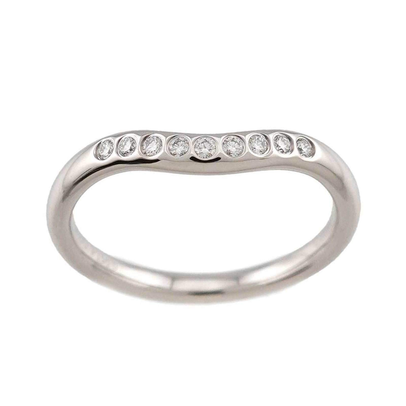Tiffany platinum ring band: Tiffany platinum ring band Tiffany platinum ring band, crafted from high-quality 950 platinum, features a sleek and sophisticated design. This women's band ring boasts a classic style with a US size